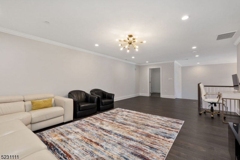 3 Beacon Pl