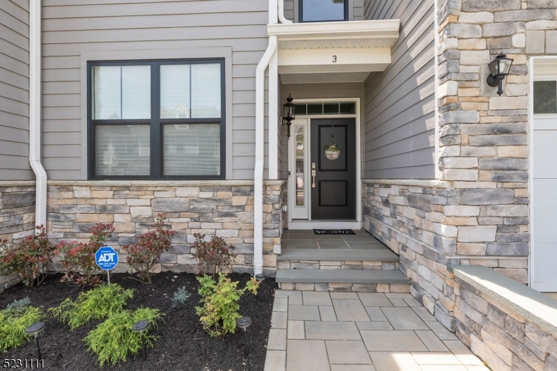 3 Beacon Pl