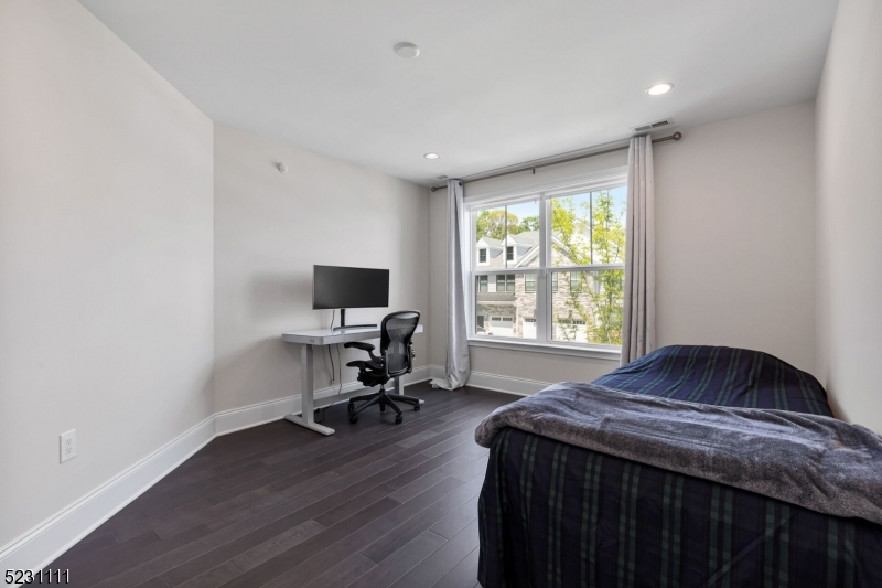 3 Beacon Pl