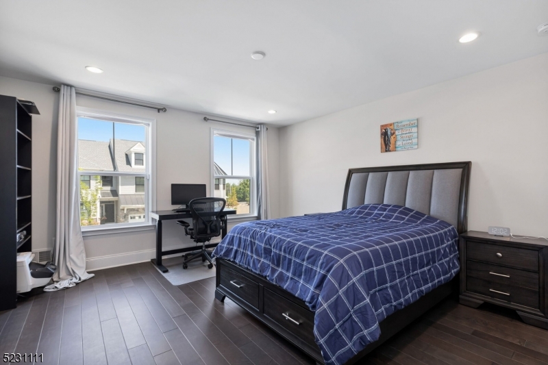 3 Beacon Pl