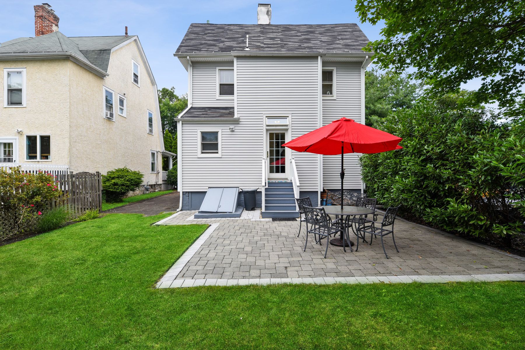 12 Shadyside Avenue 