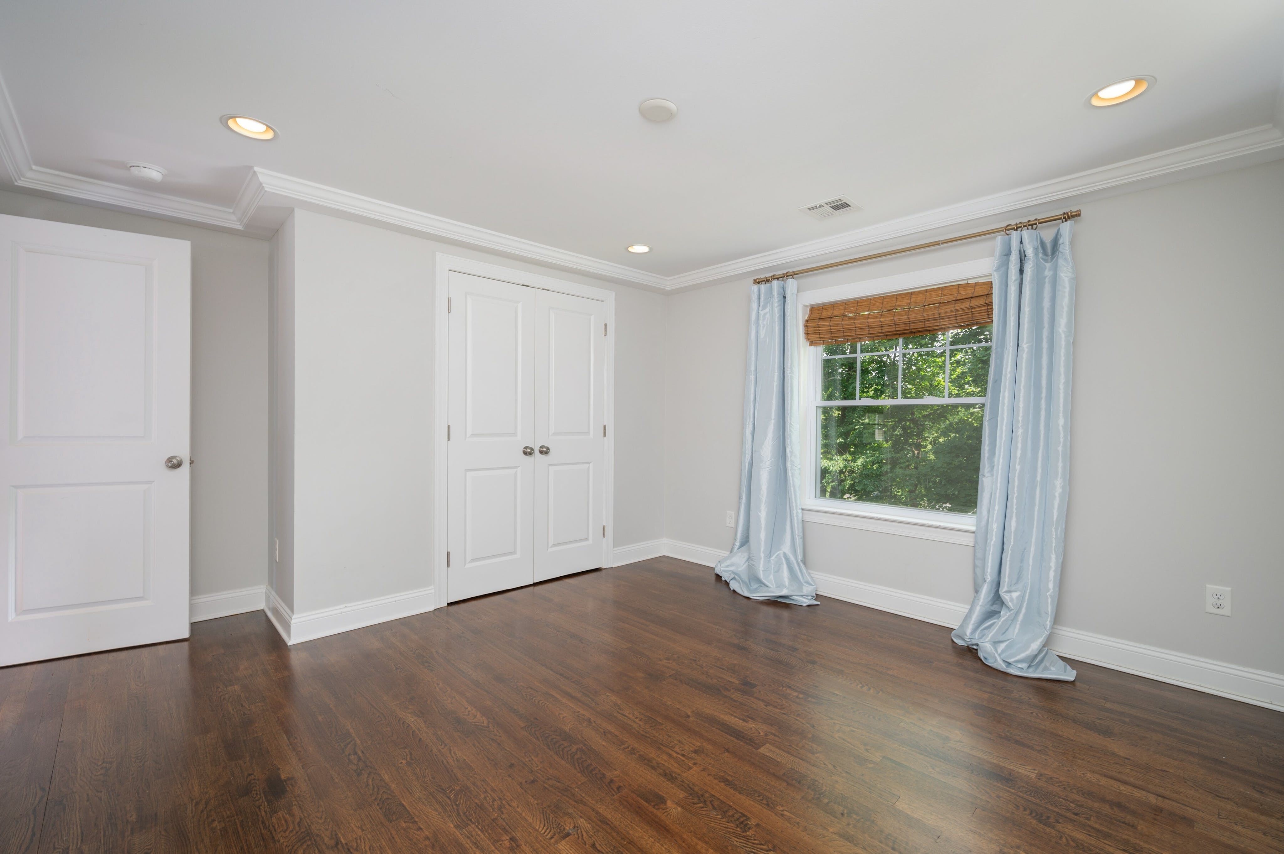 22 University Avenue 