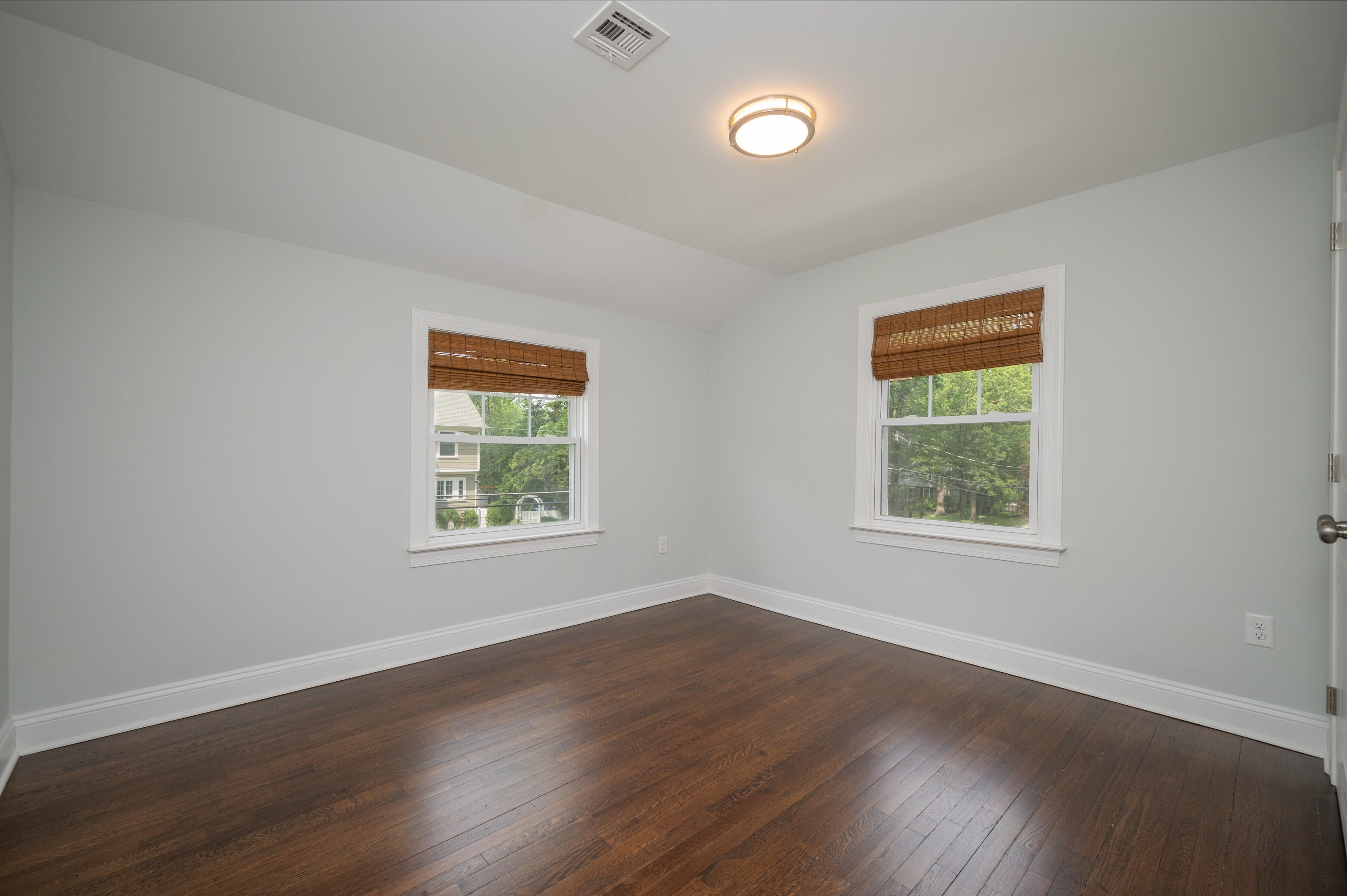22 University Avenue 