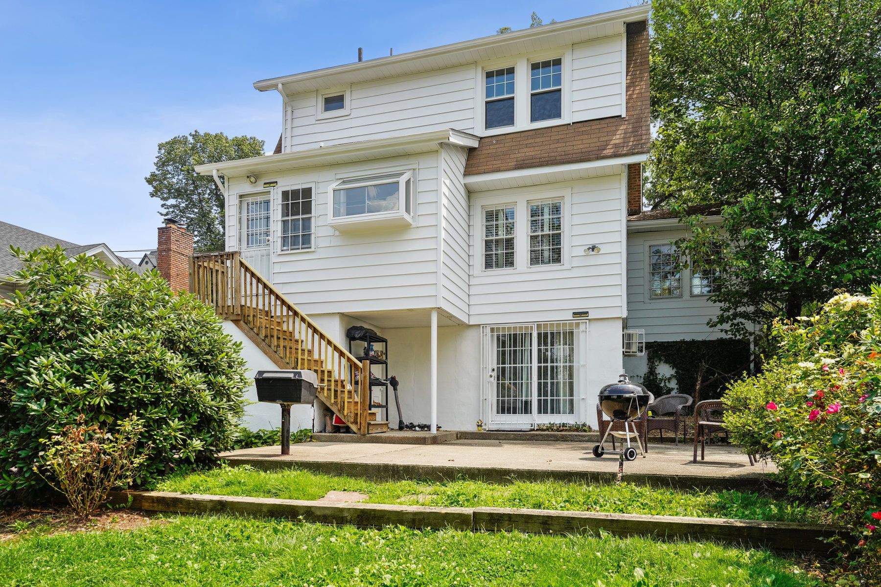 19 Lane Ave 