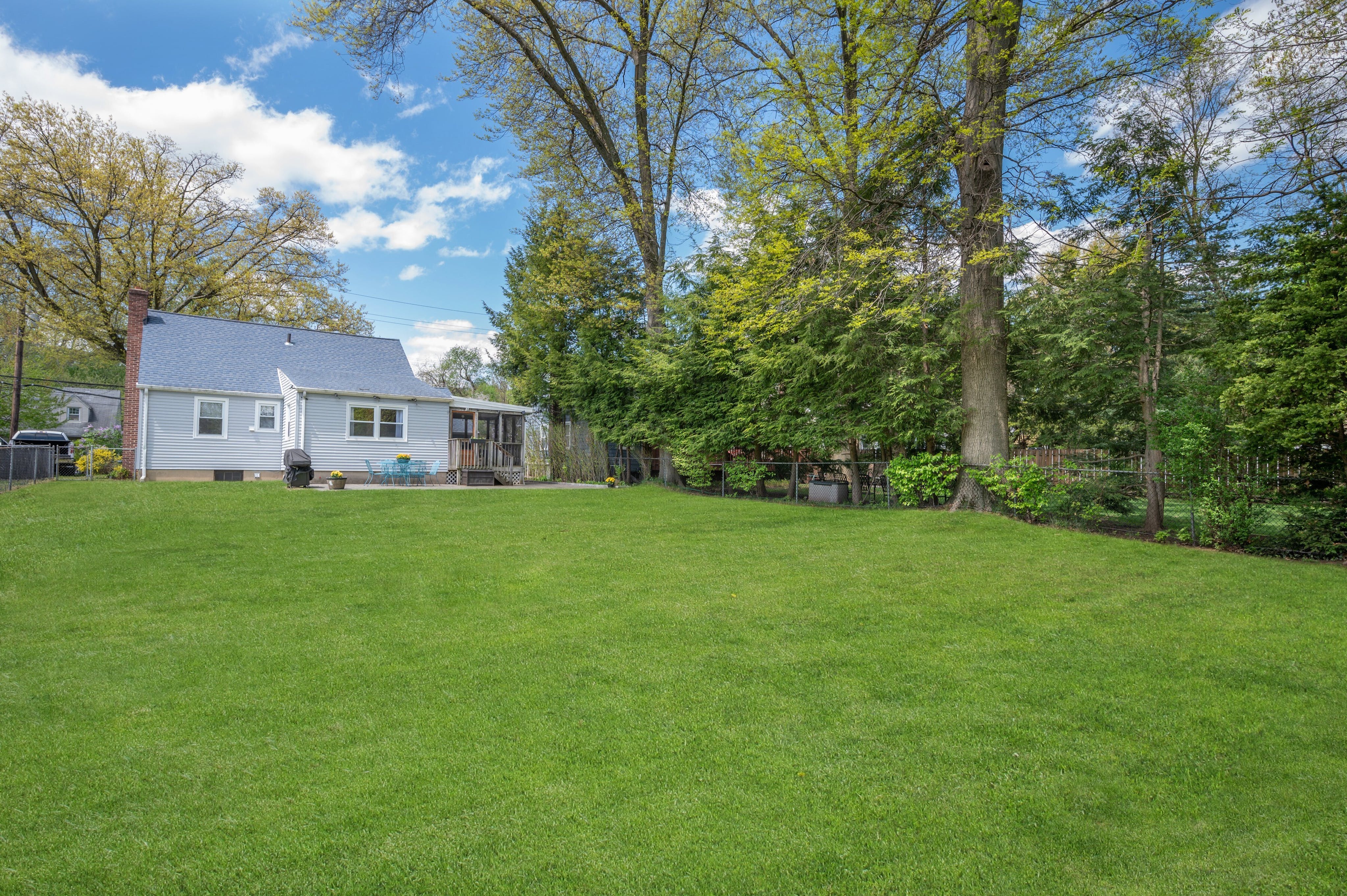 21 Middle Avenue 