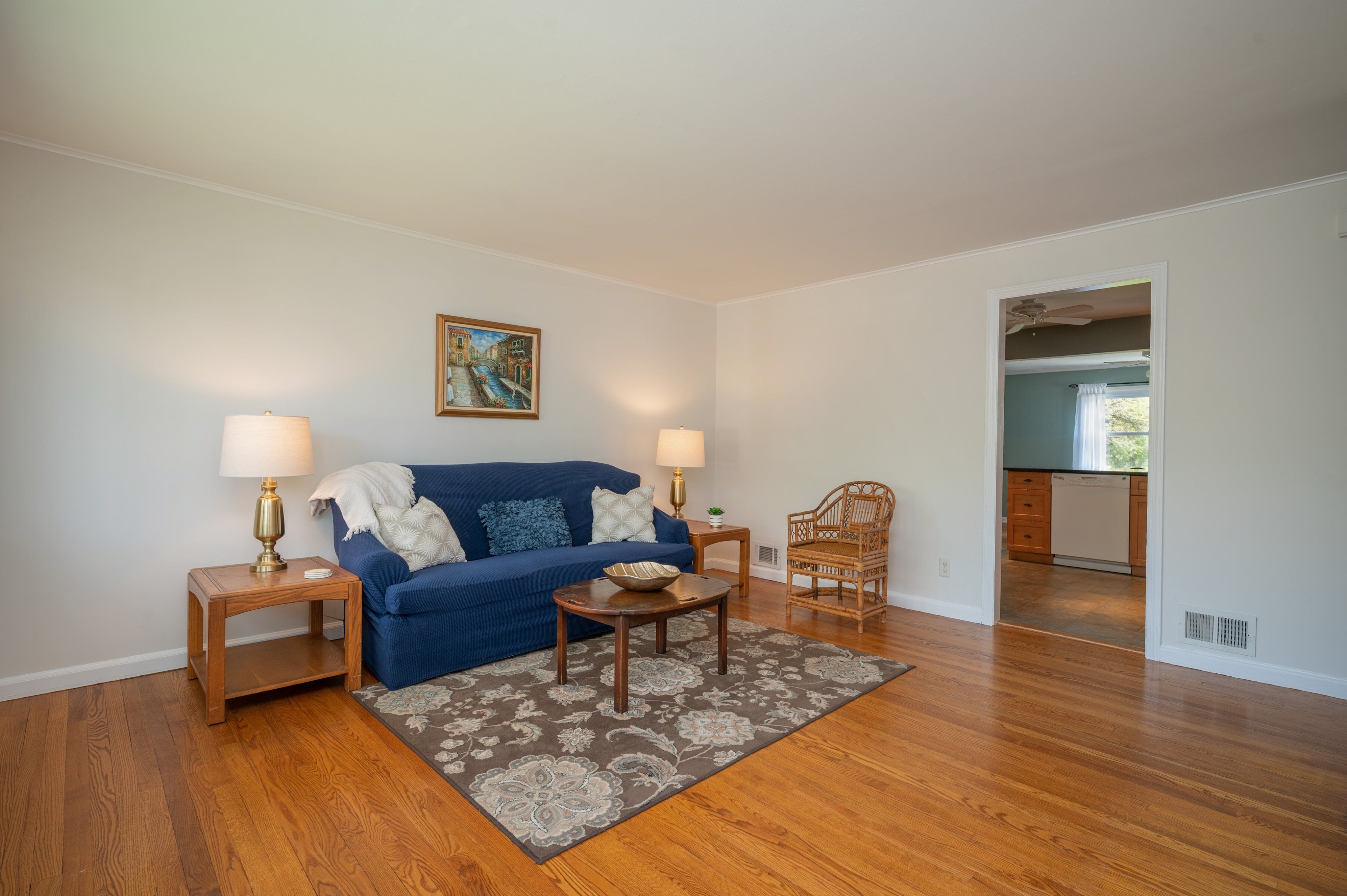 21 Middle Avenue 