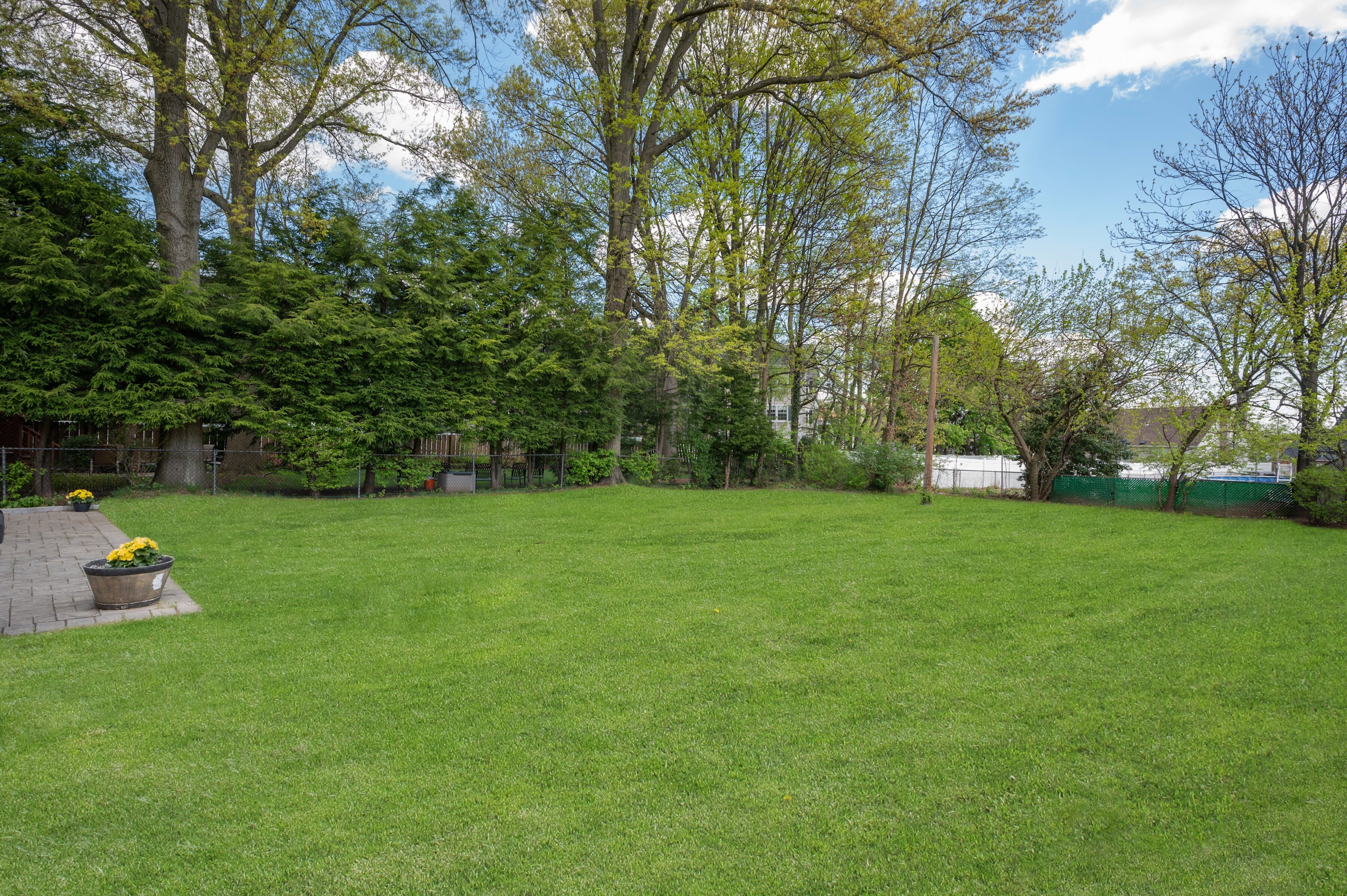 21 Middle Avenue 