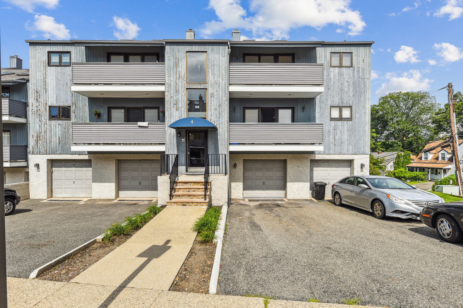 4 Domessina Ln Unit# 2D