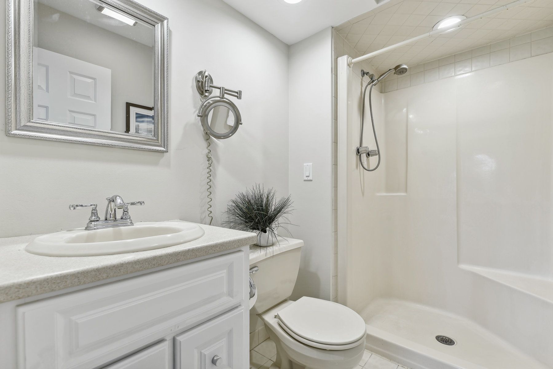 4 Domessina Ln Unit# 2D
