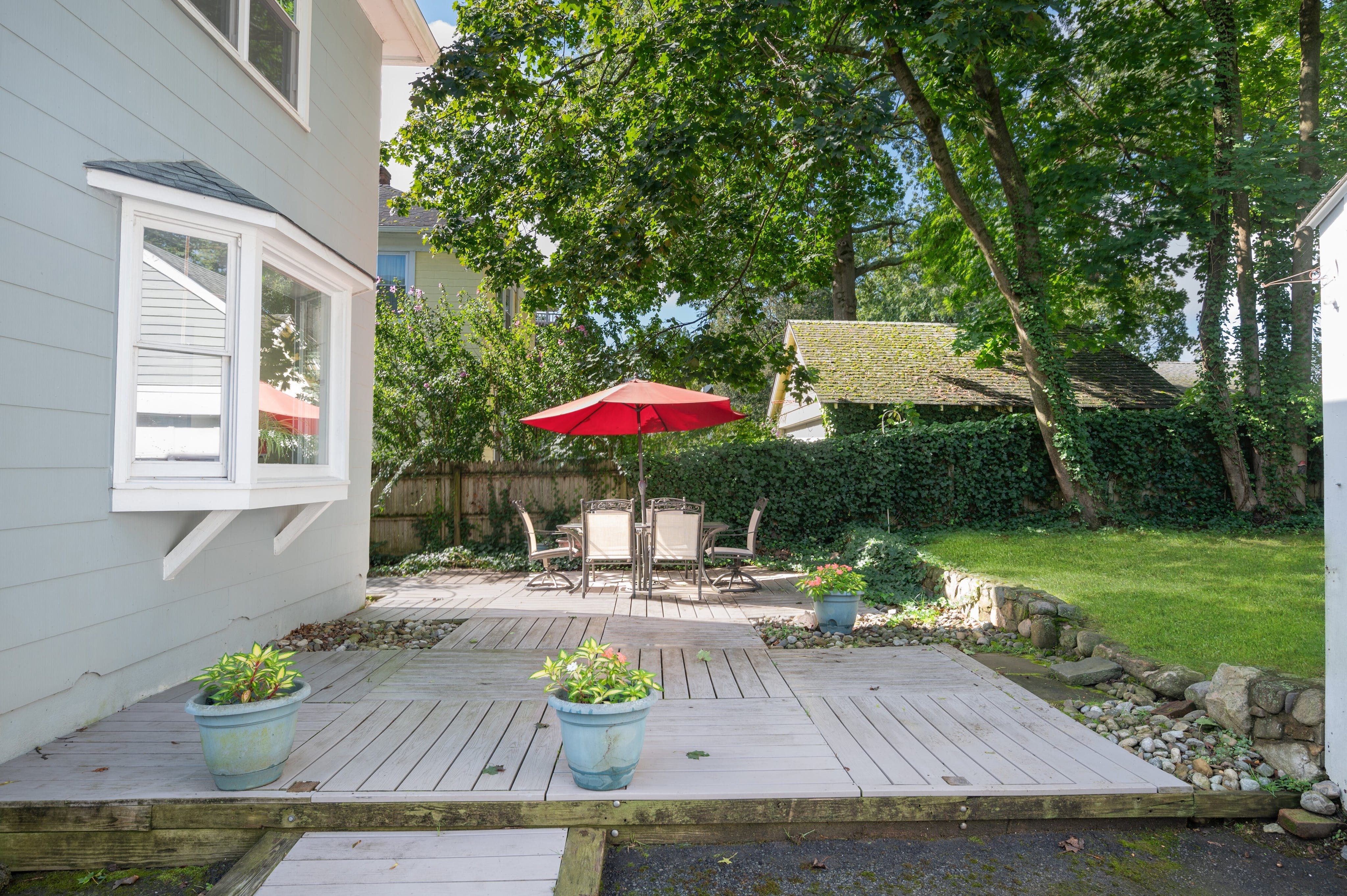 35 Hedges Avenue 