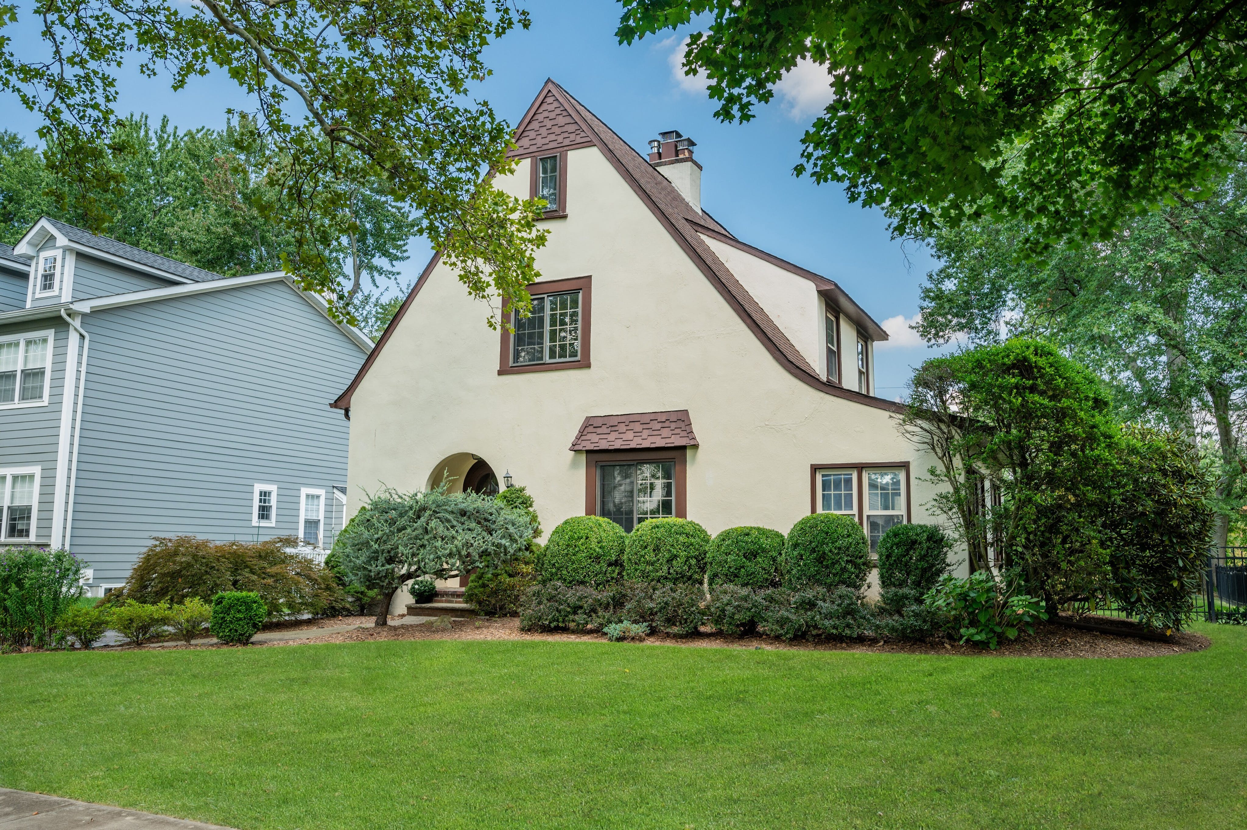 11 Iris Road 
