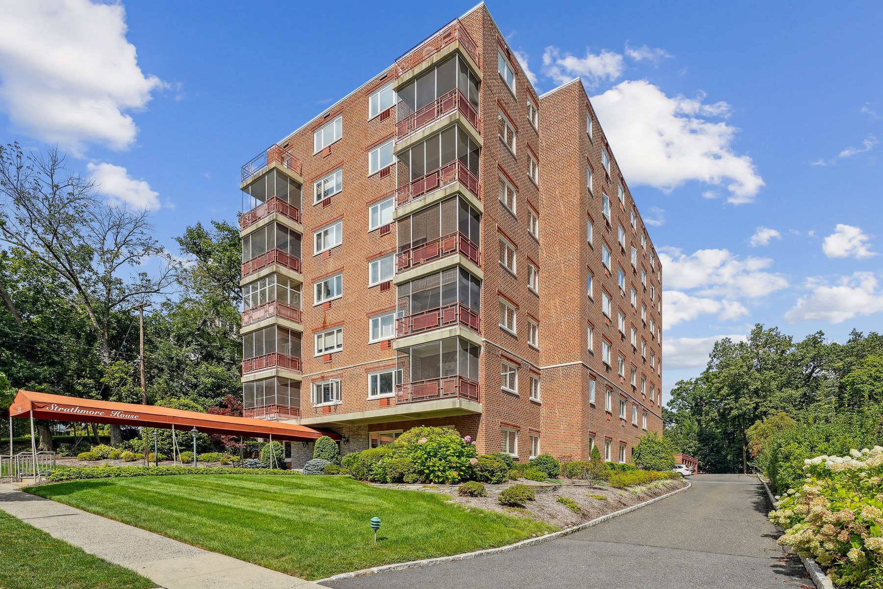 11 Euclid Avenue, Unit 7B 