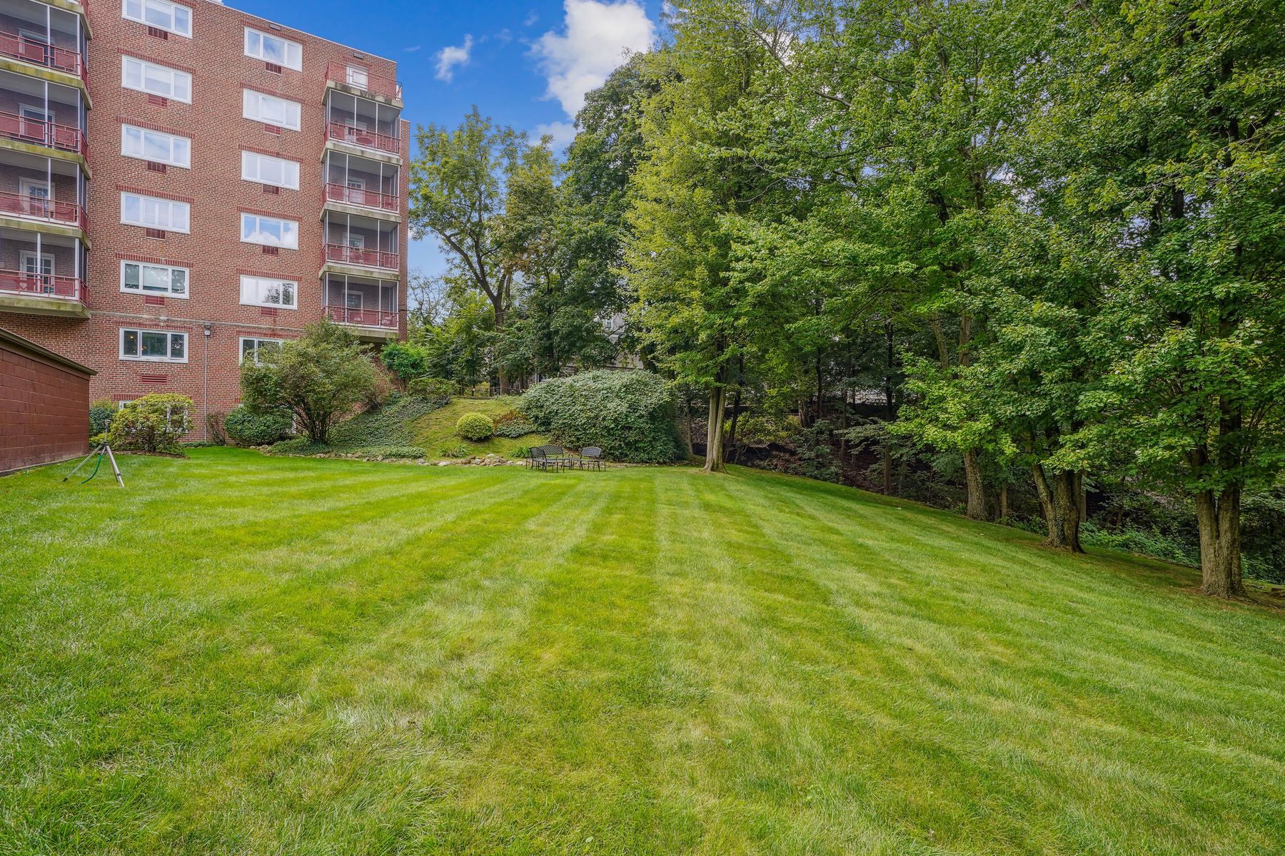 11 Euclid Avenue, Unit 7B 