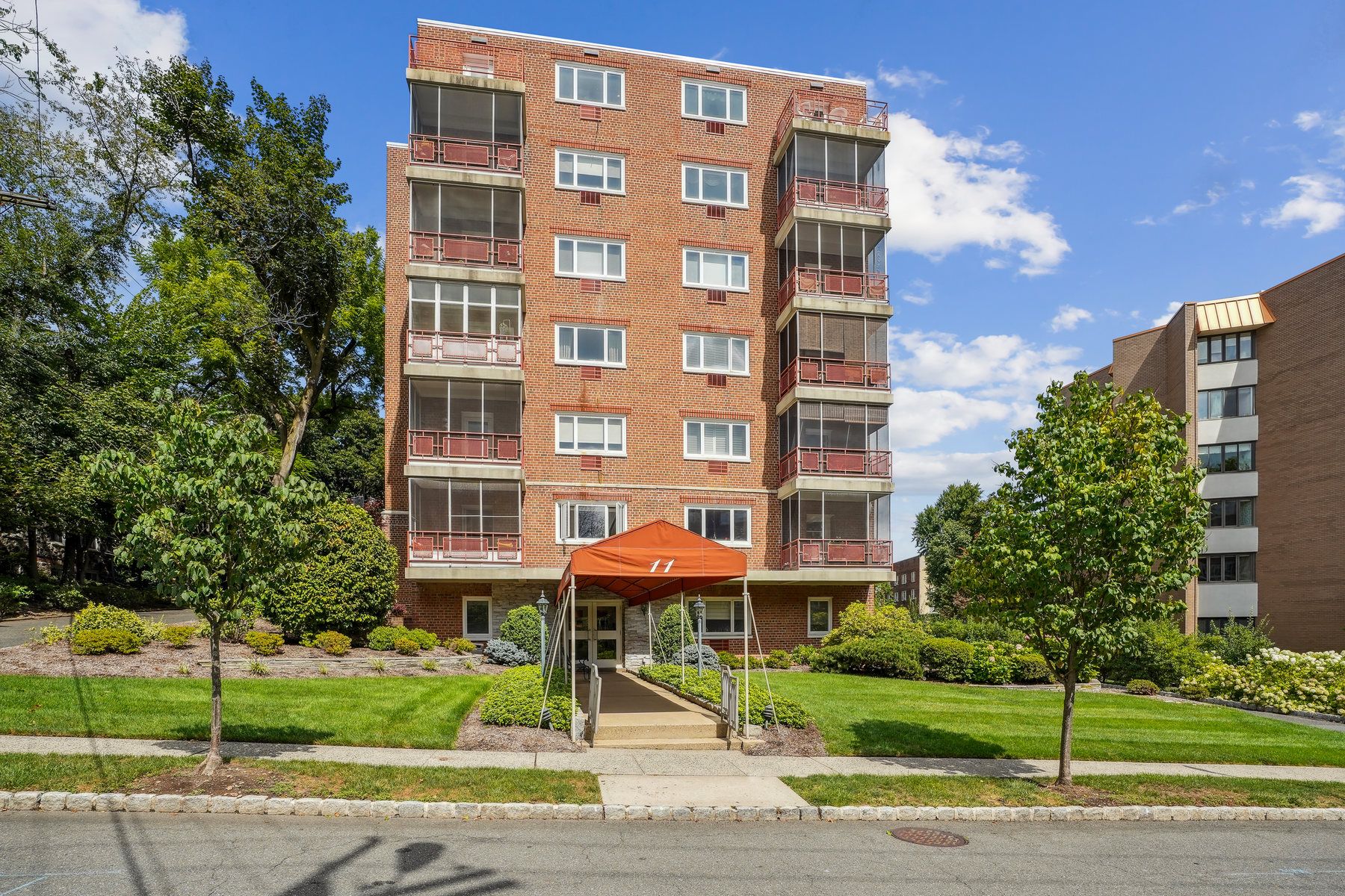 11 Euclid Avenue, Unit 7B 