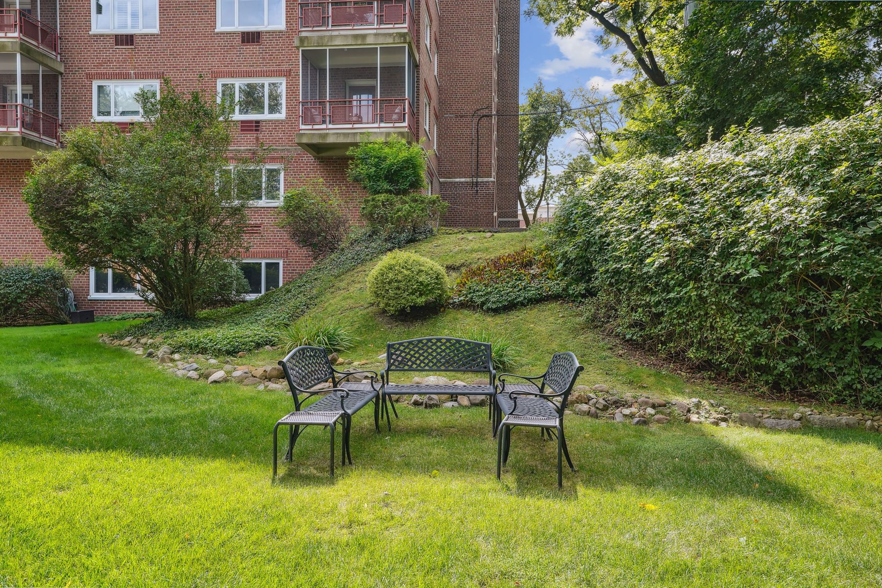 11 Euclid Avenue, Unit 7B 