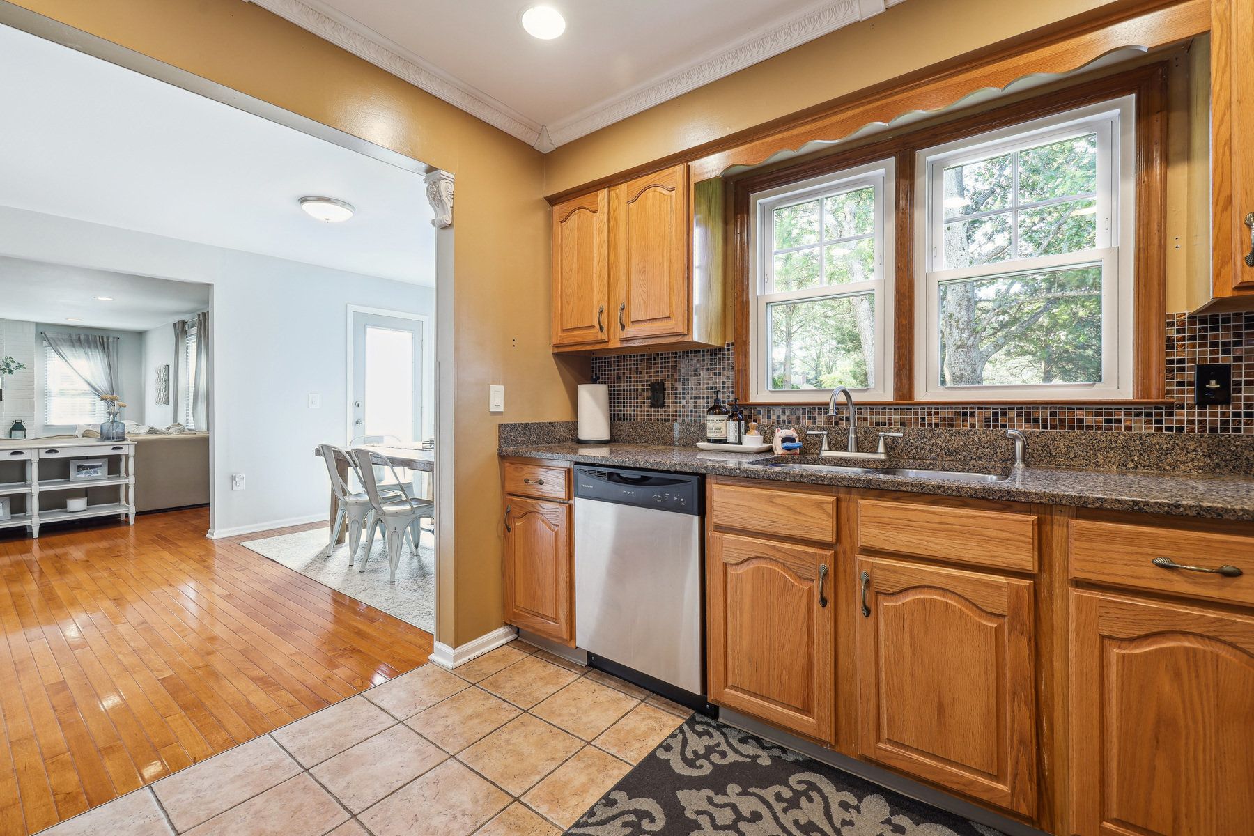 11 Conard Ct