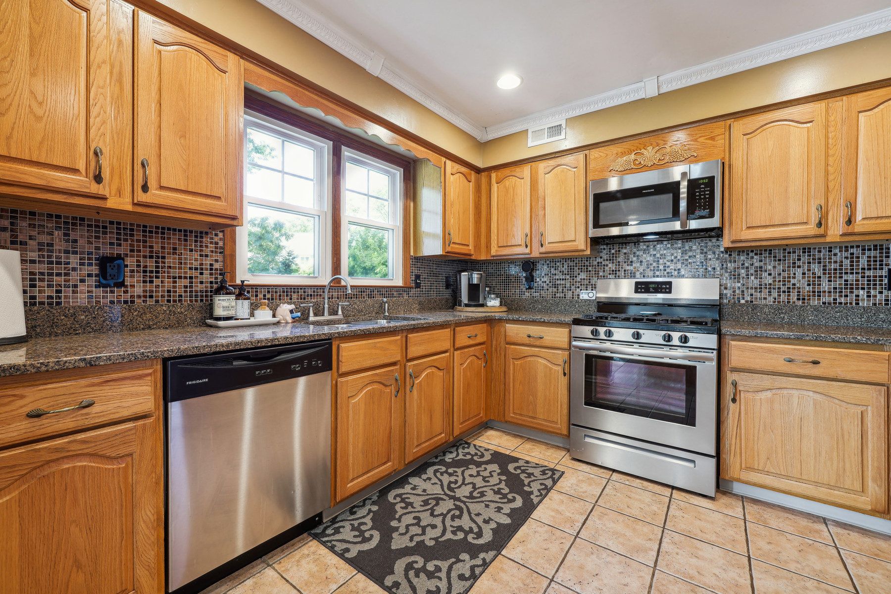 11 Conard Ct