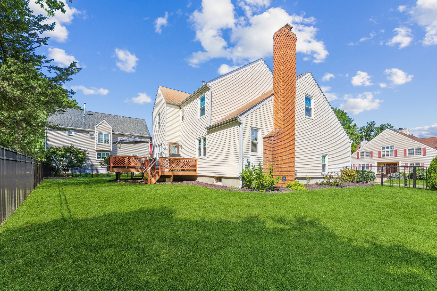 11 Conard Ct
