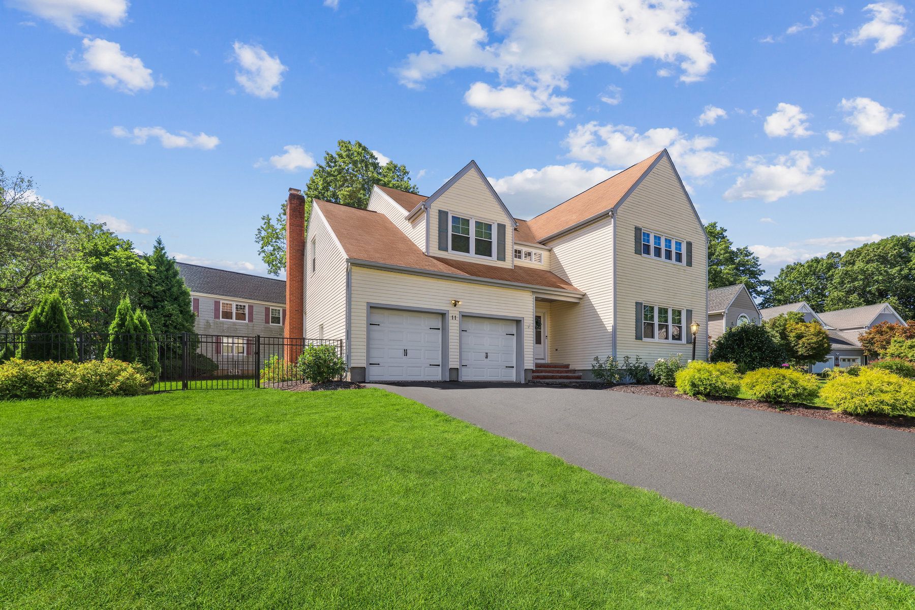 11 Conard Ct