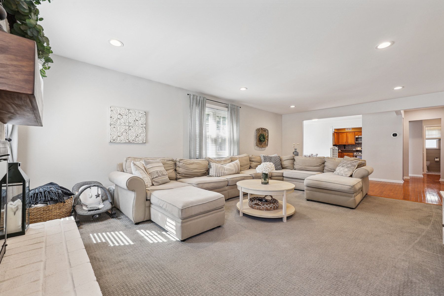11 Conard Ct