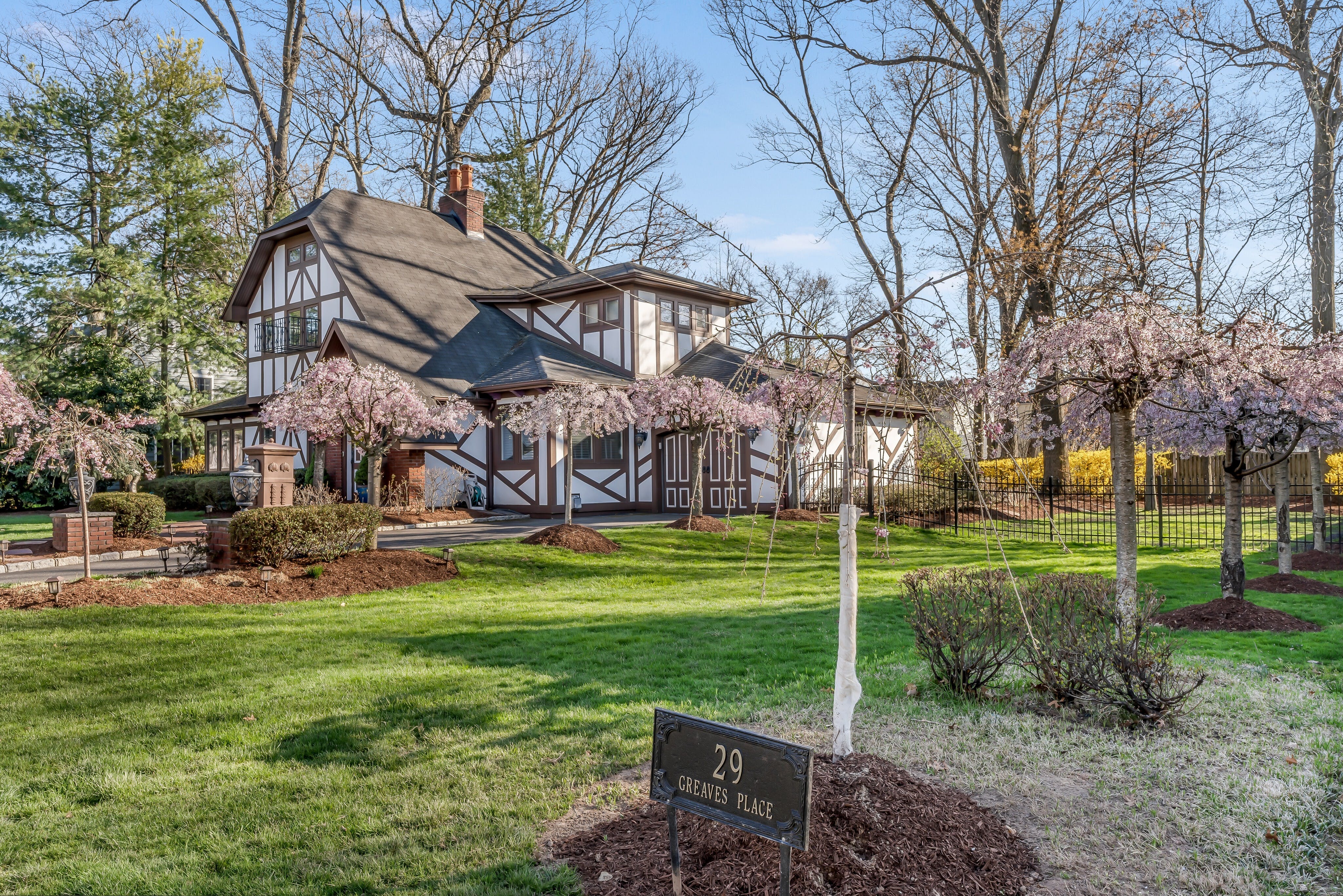 29 Greaves Place 