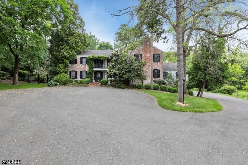 1051 Clarks Lane