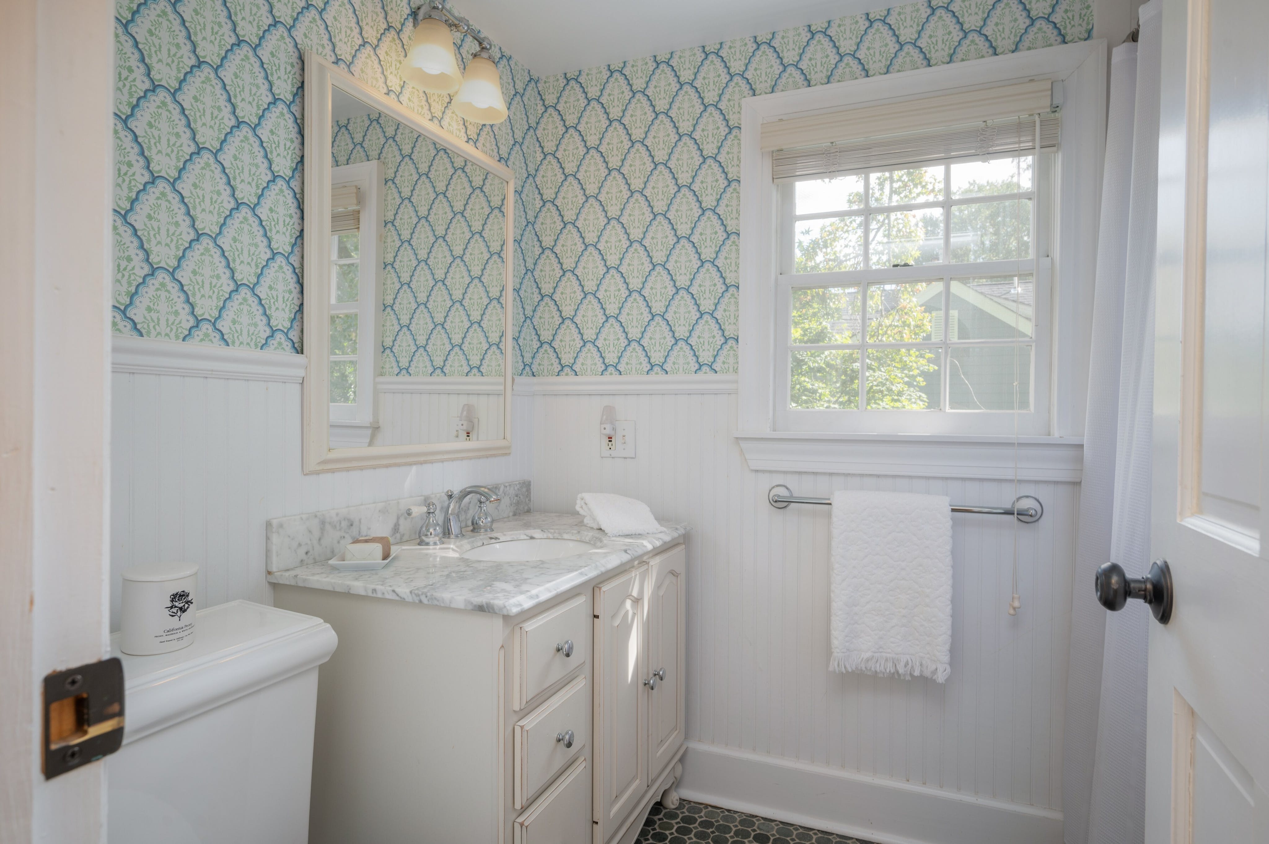 2 Meadowbrook Court 