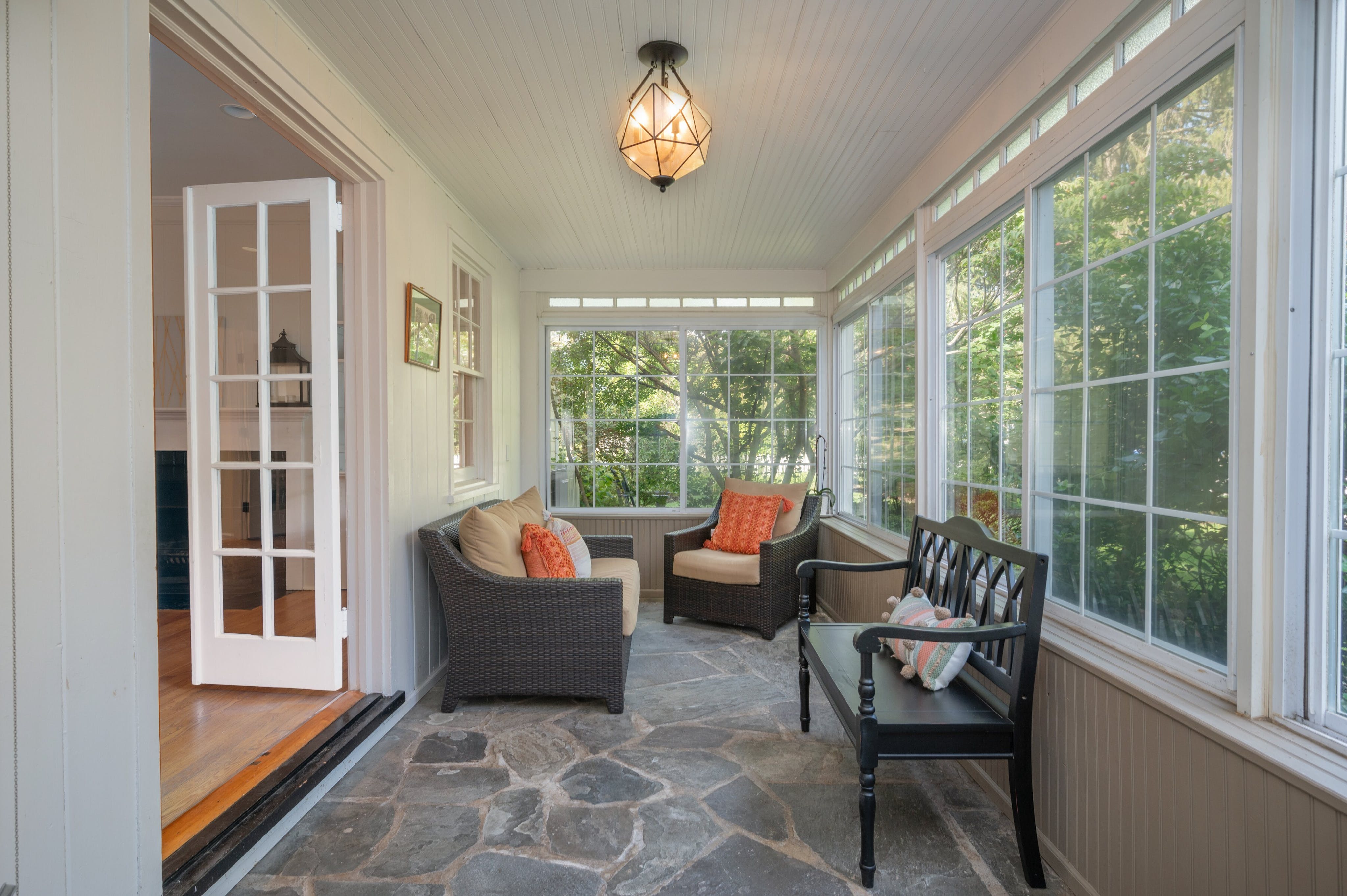2 Meadowbrook Court 
