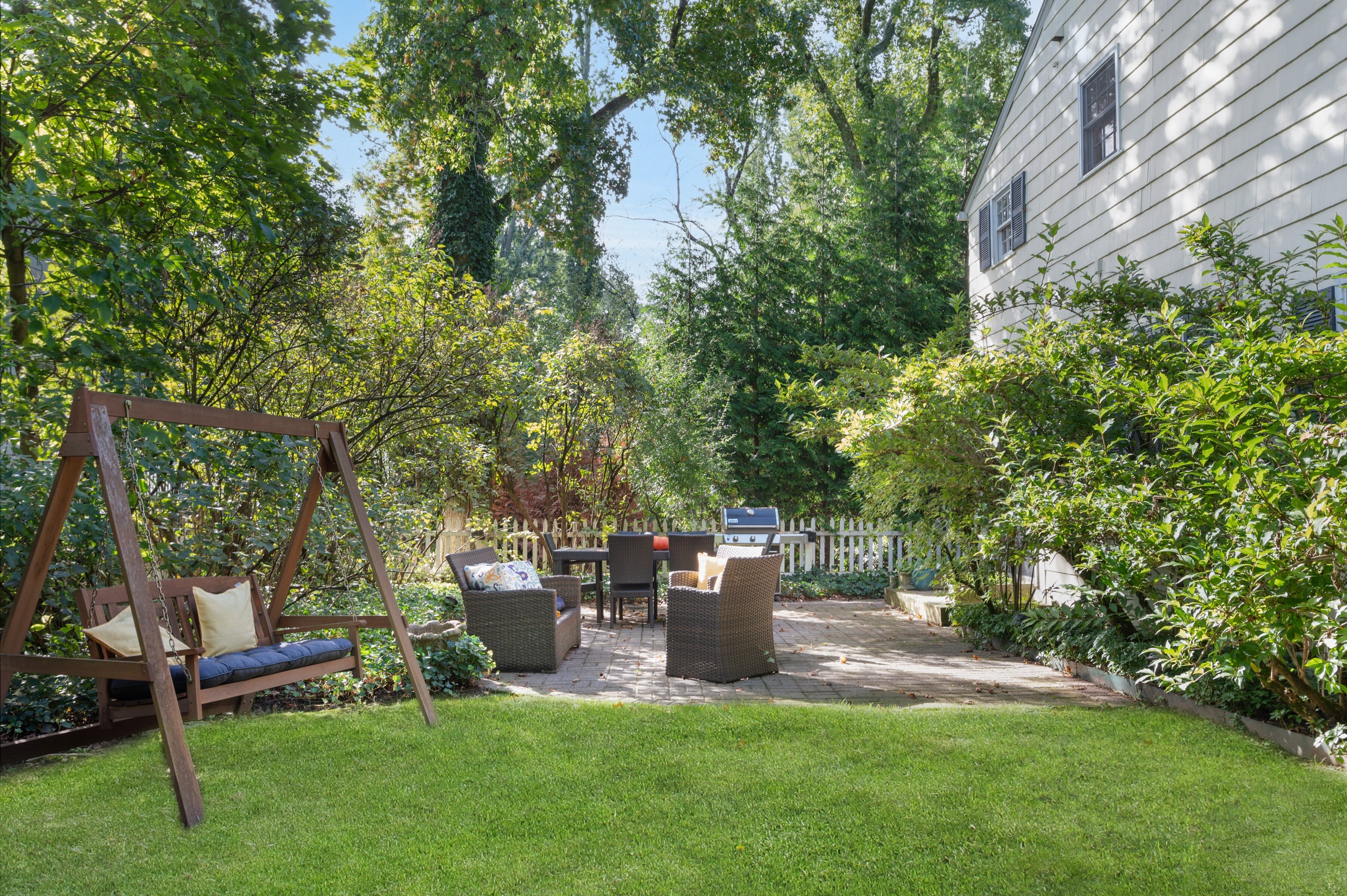 2 Meadowbrook Court 