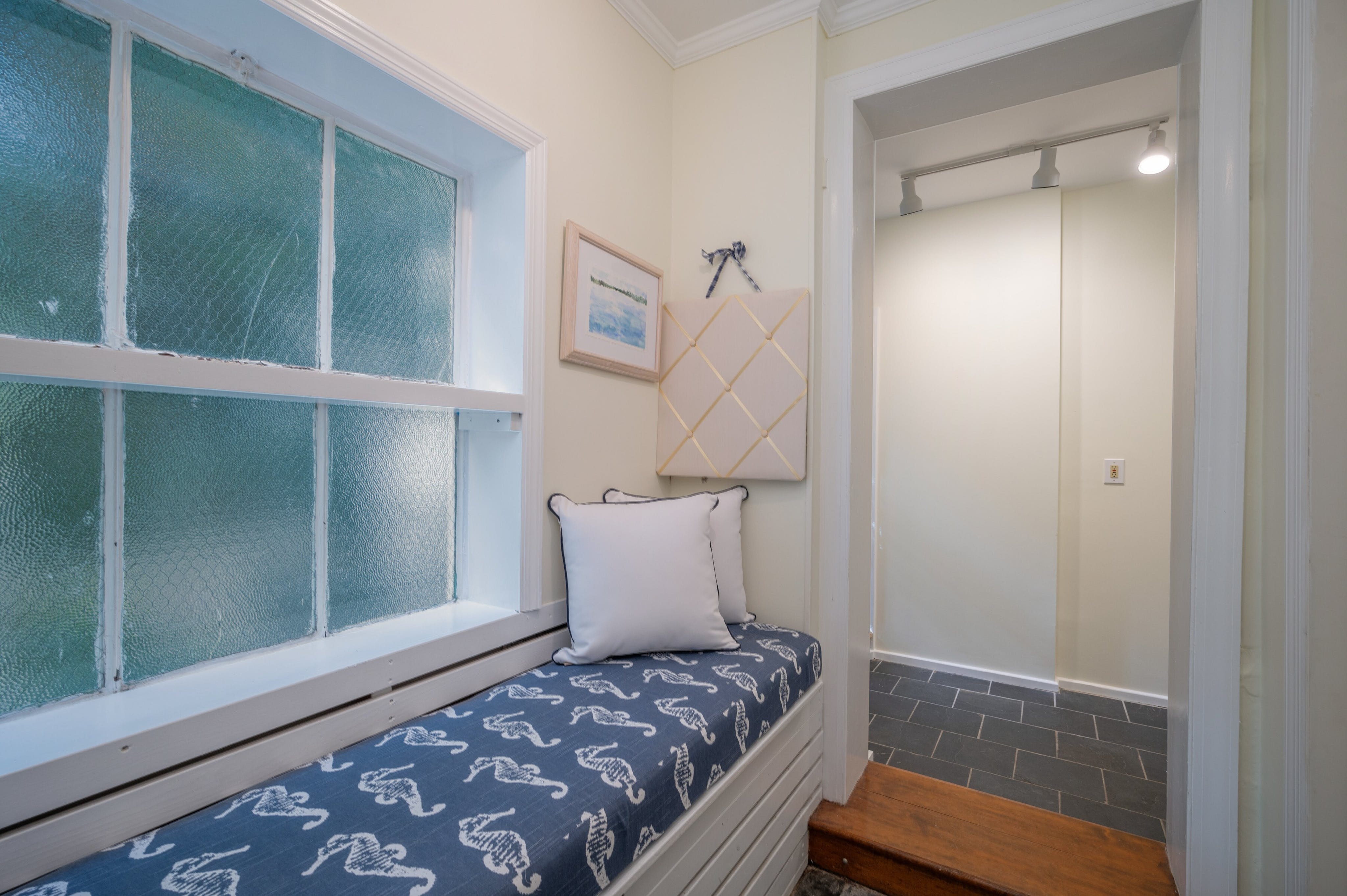 2 Meadowbrook Court 