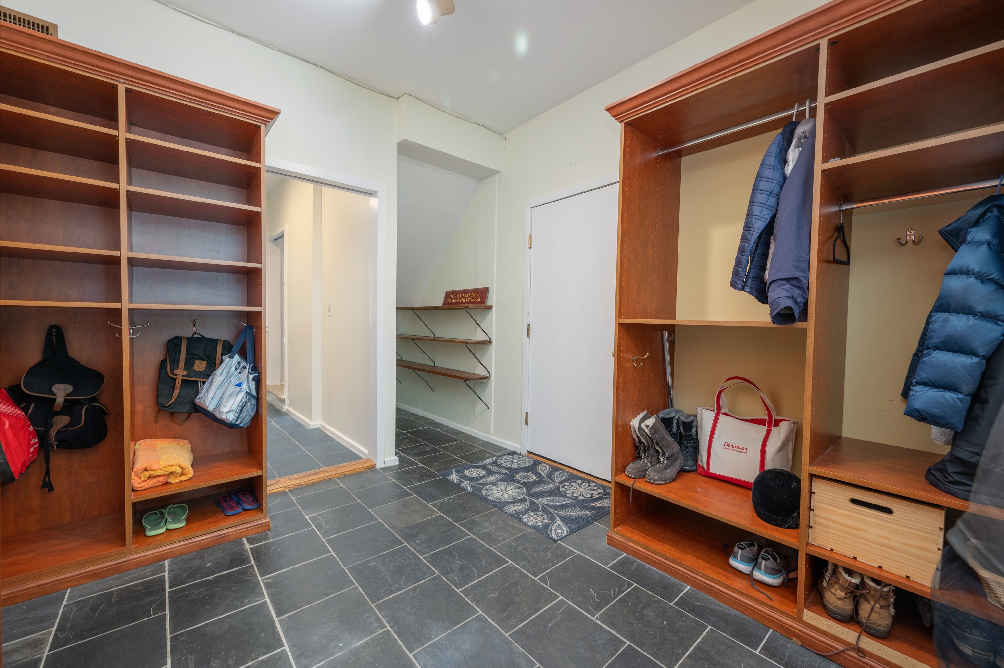 2 Meadowbrook Court 