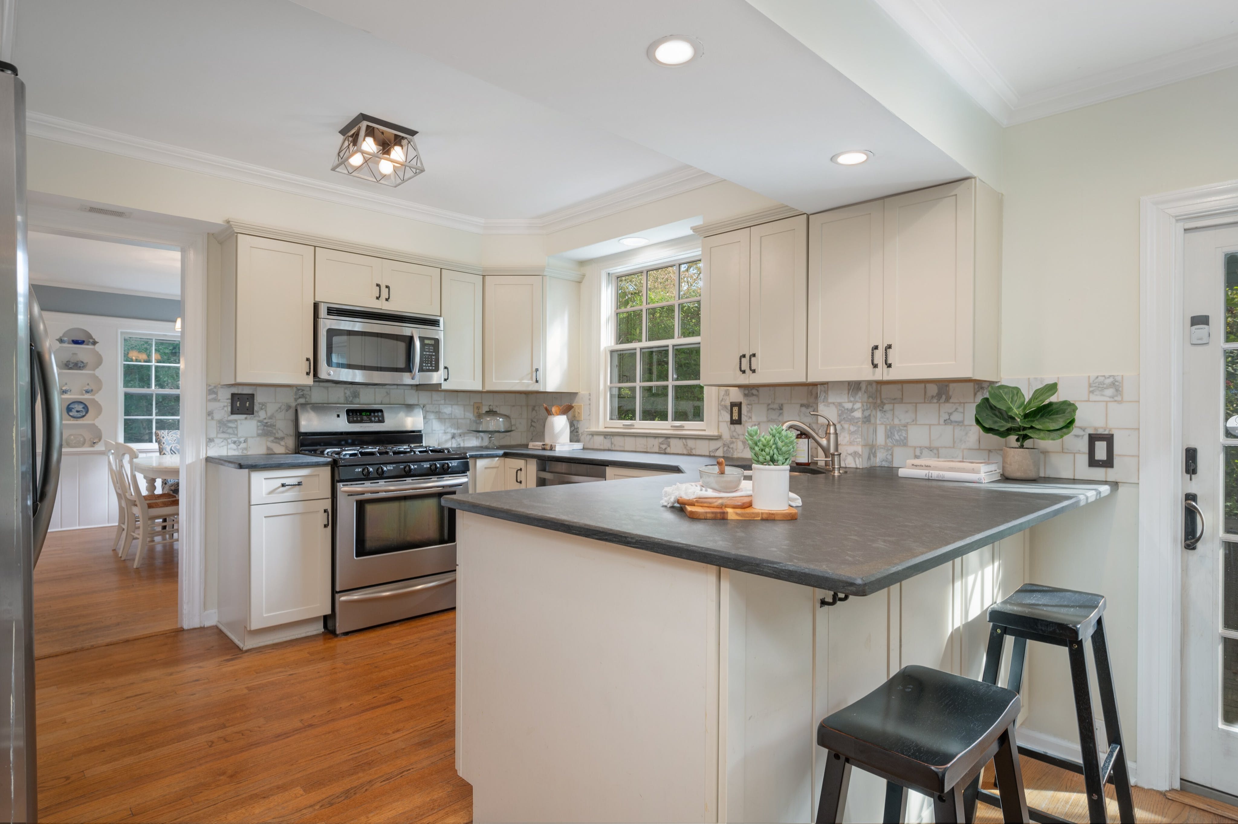 2 Meadowbrook Court 