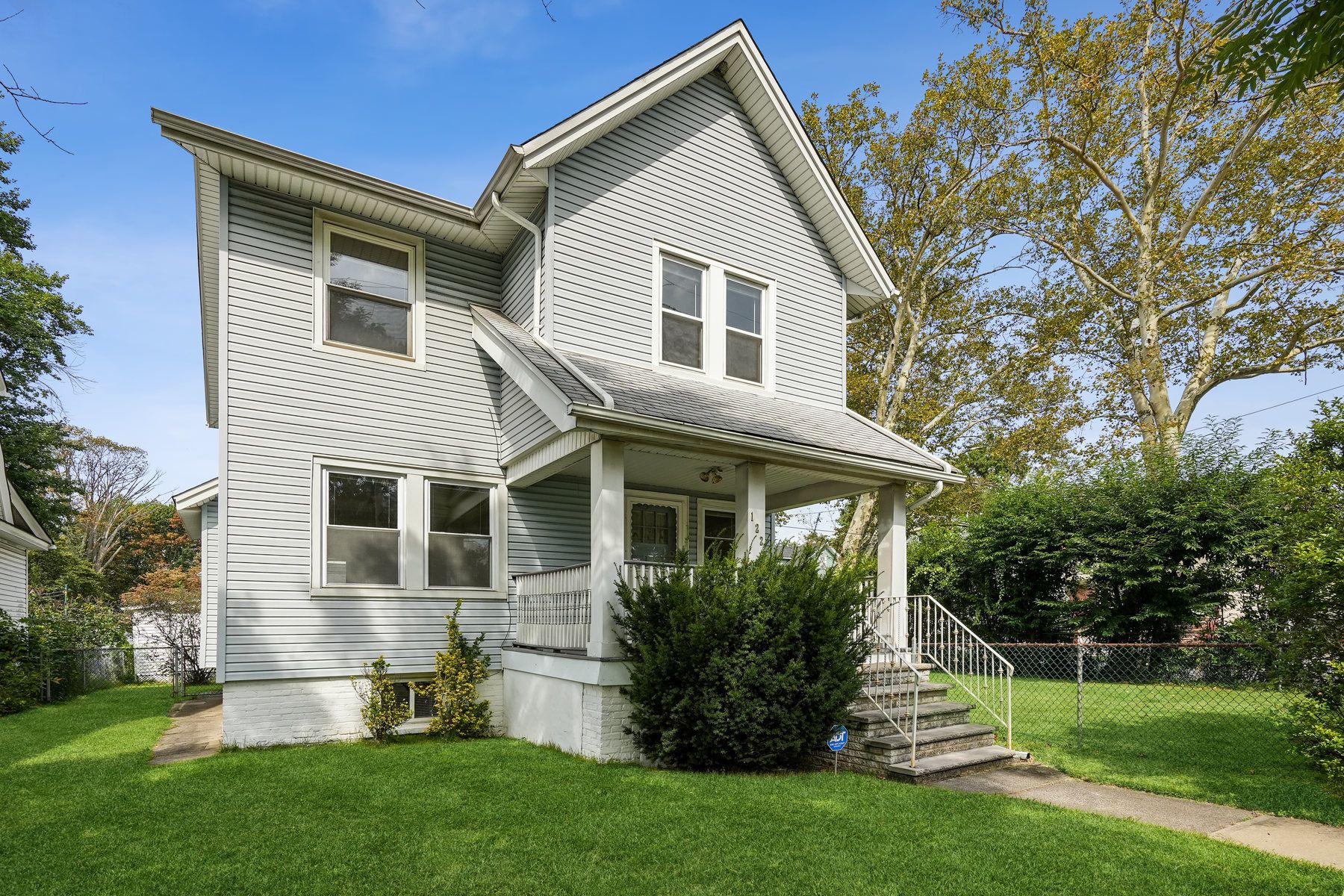 122 Glenwood Ave 