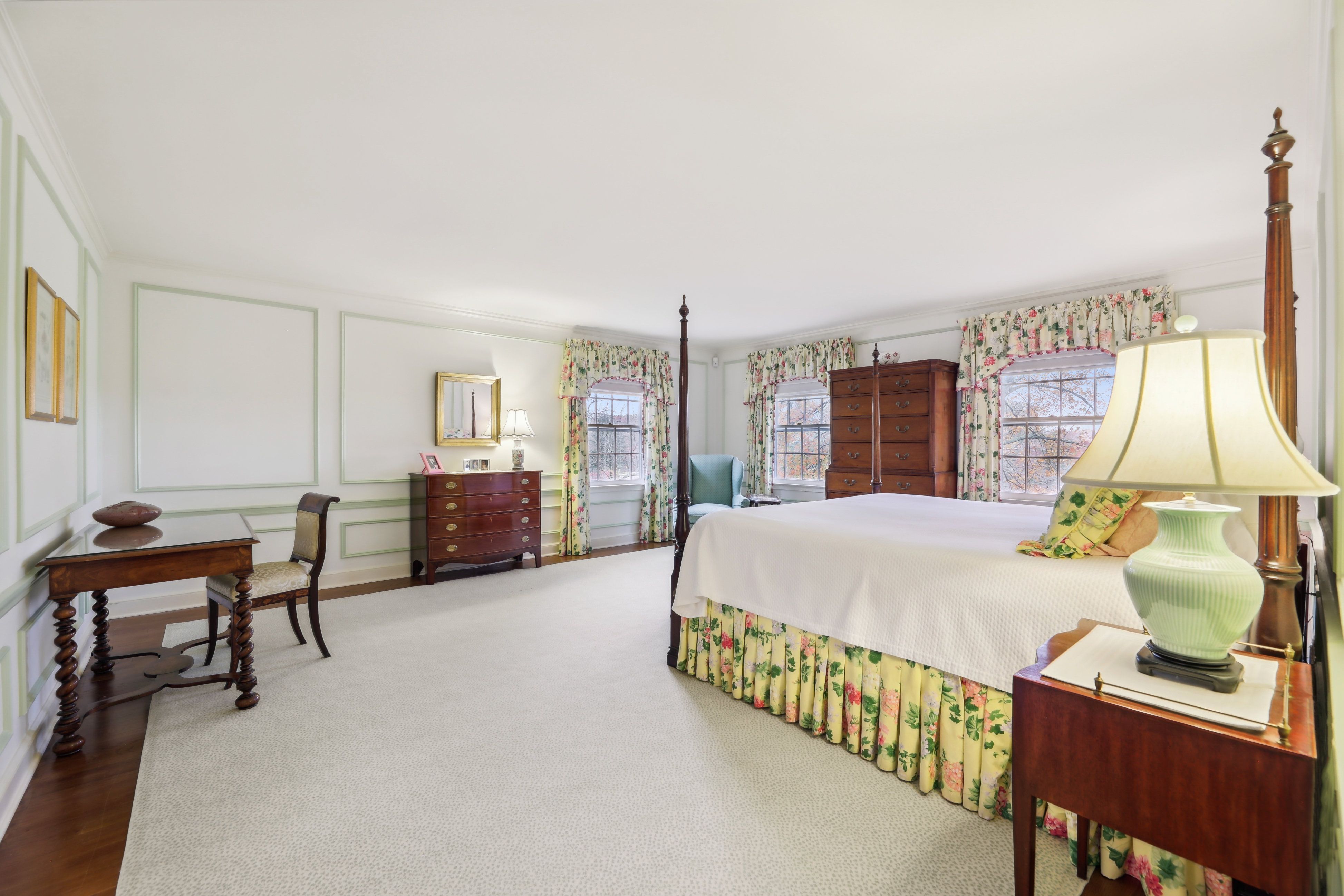 21 Featherbed Lane 
