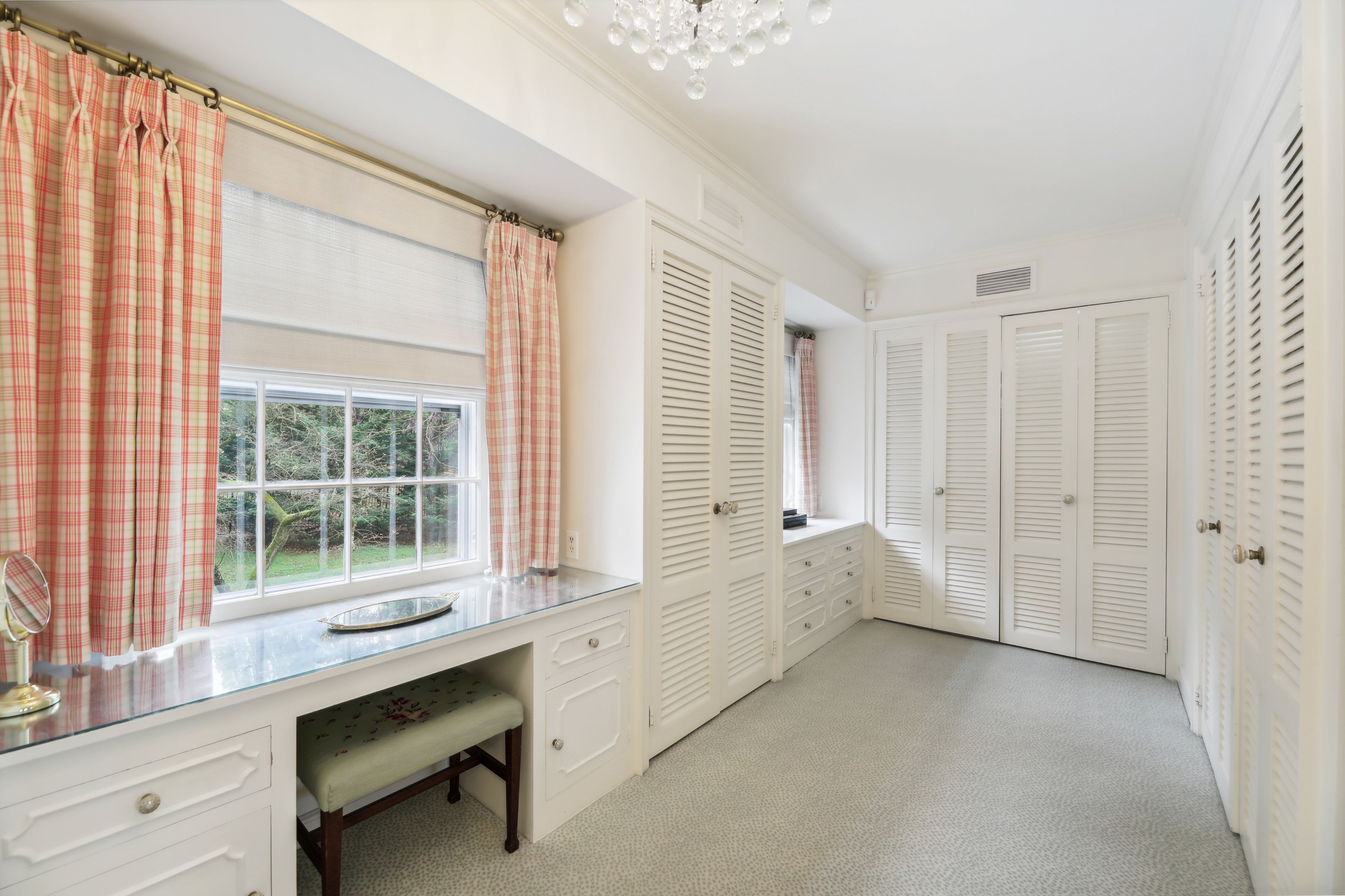 21 Featherbed Lane 