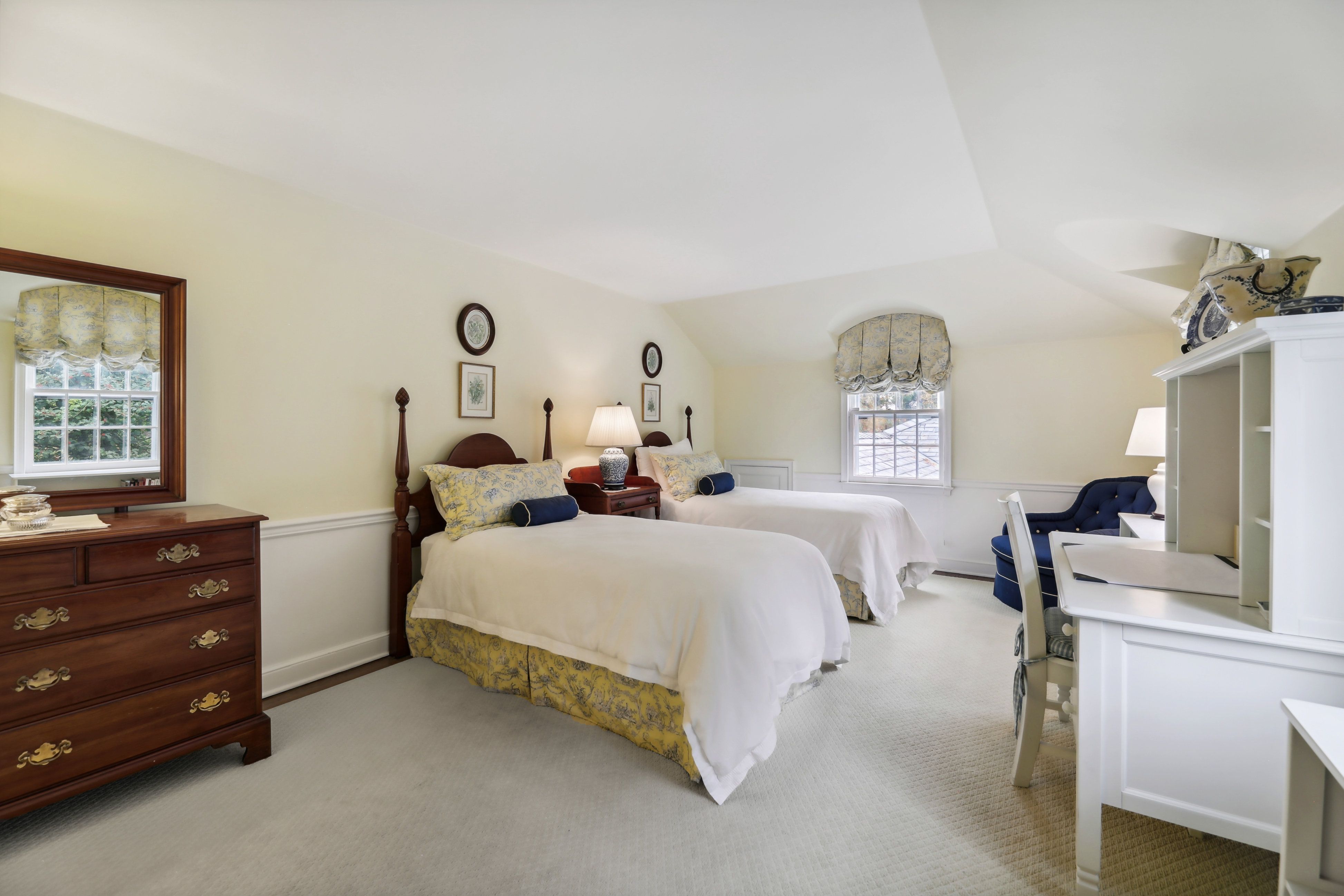 21 Featherbed Lane 