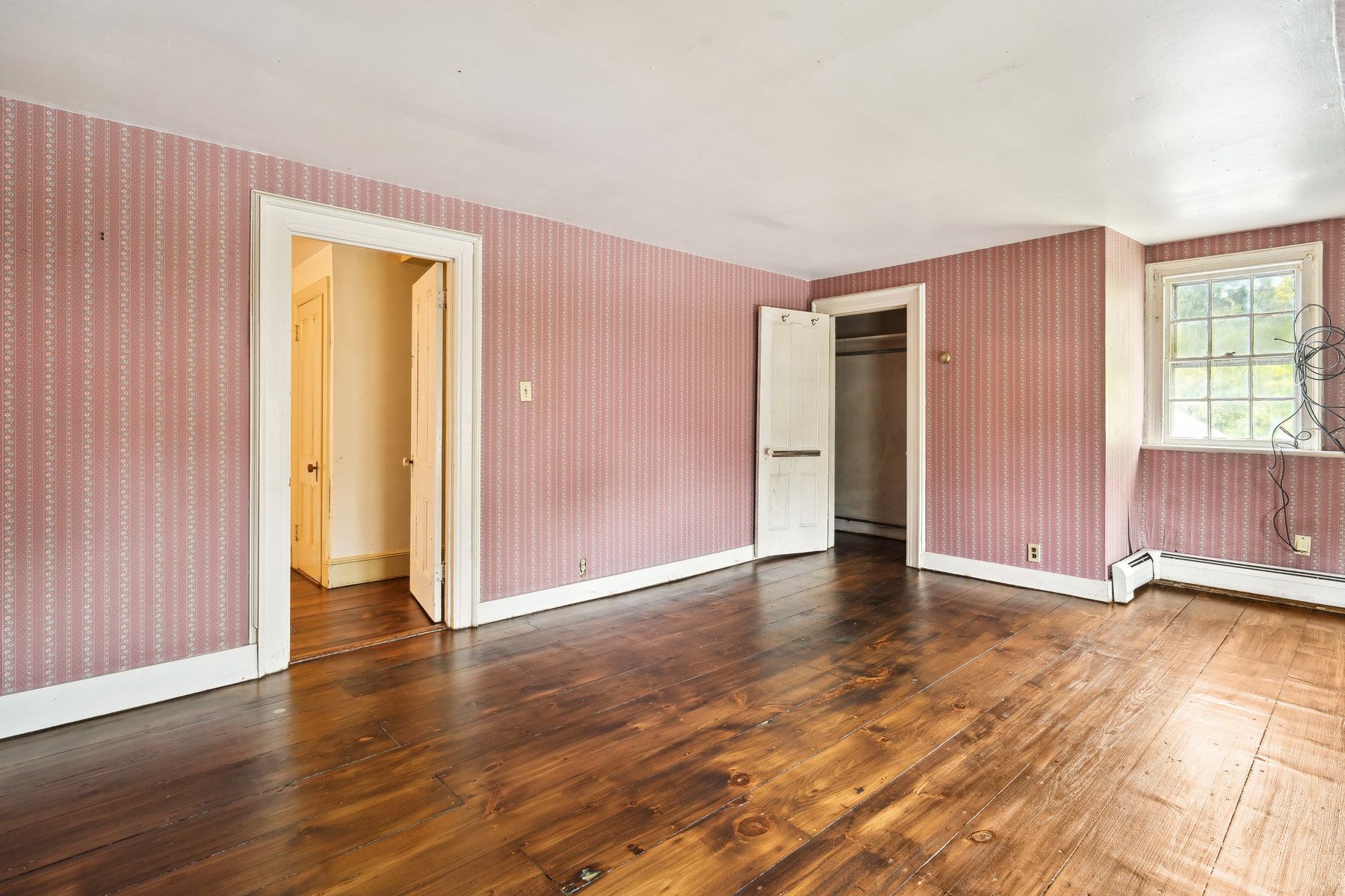 36 West Franklin Avenue 