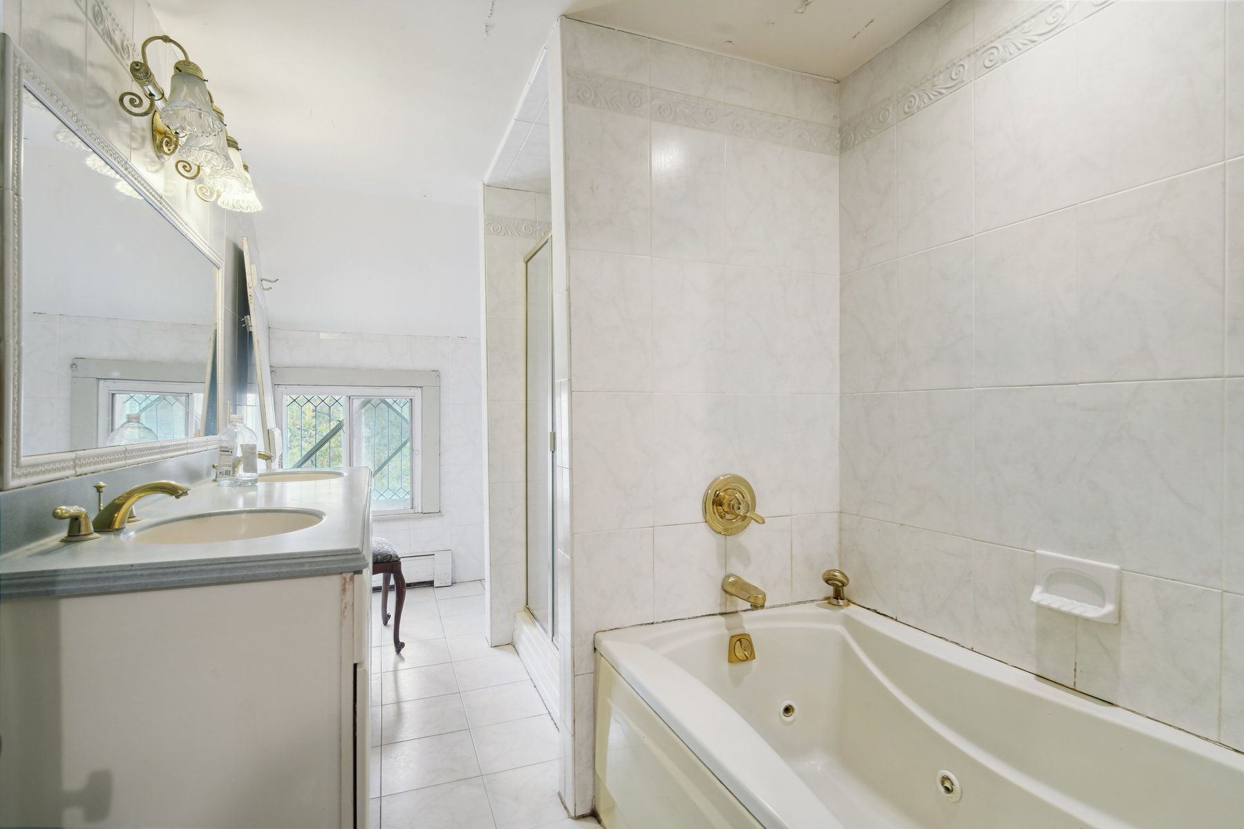 36 West Franklin Avenue 