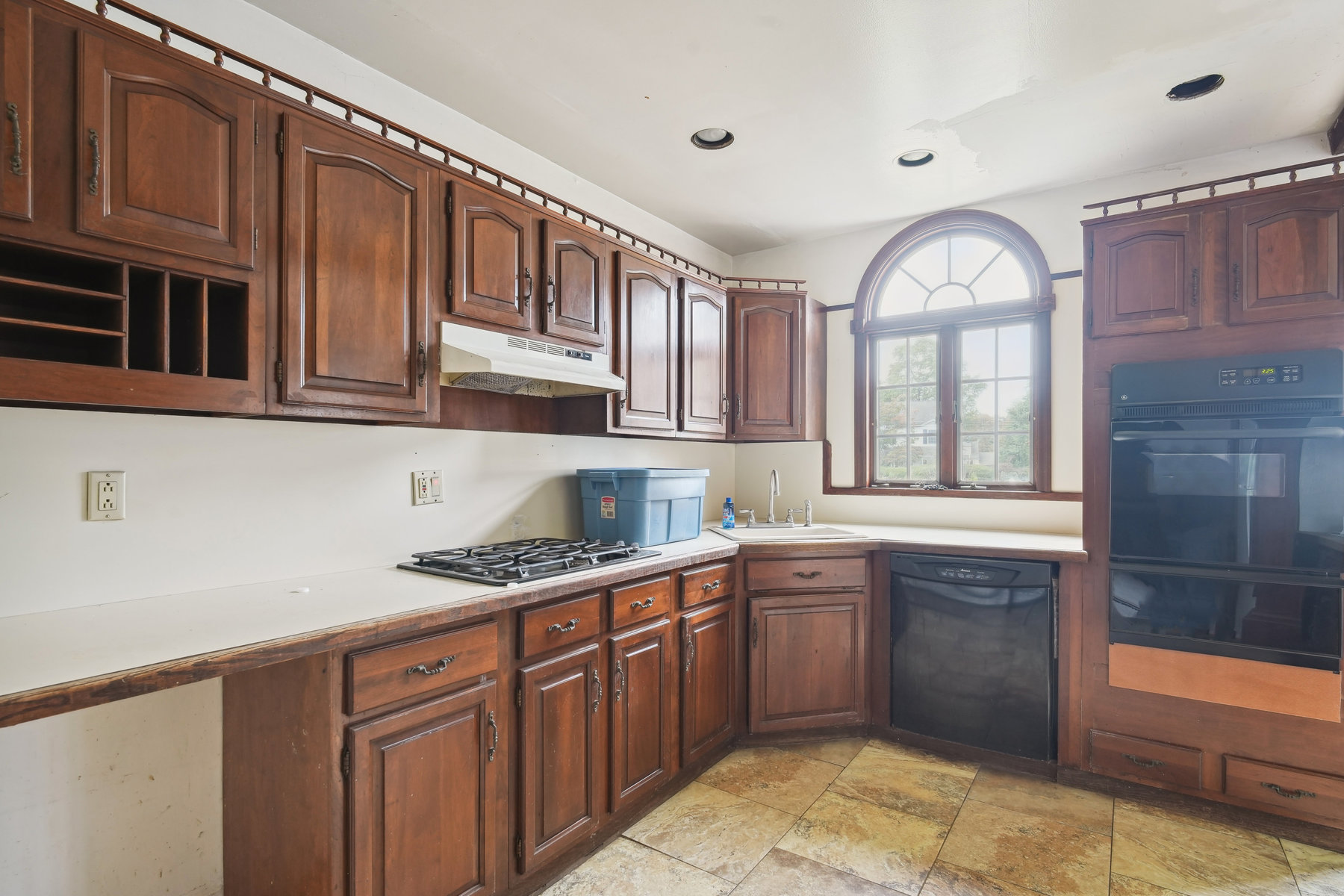 36 West Franklin Avenue 