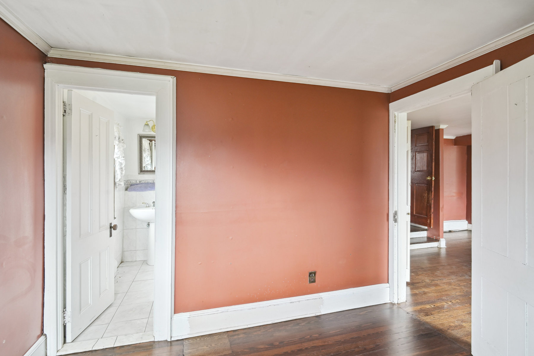36 West Franklin Avenue 
