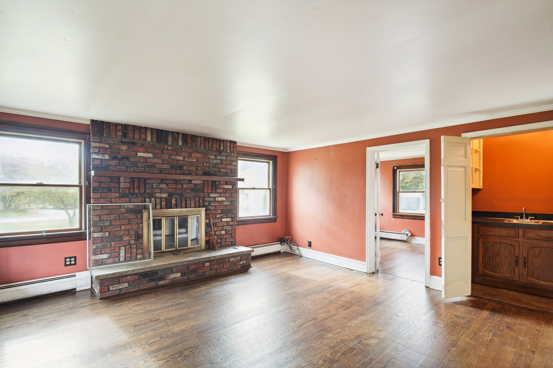 36 West Franklin Avenue 