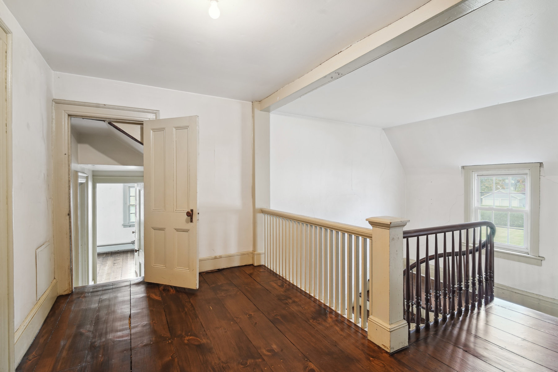 36 West Franklin Avenue 