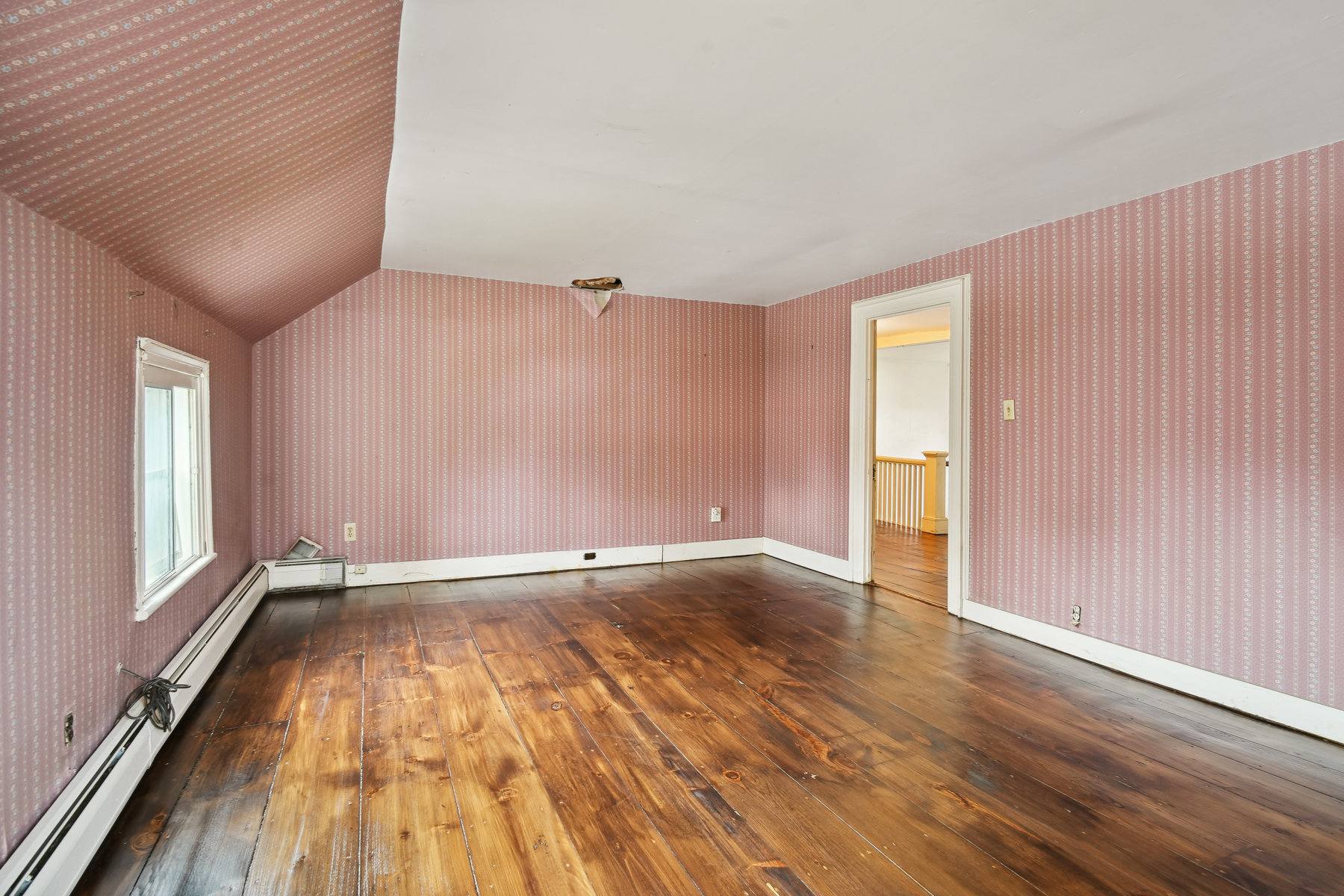 36 West Franklin Avenue 