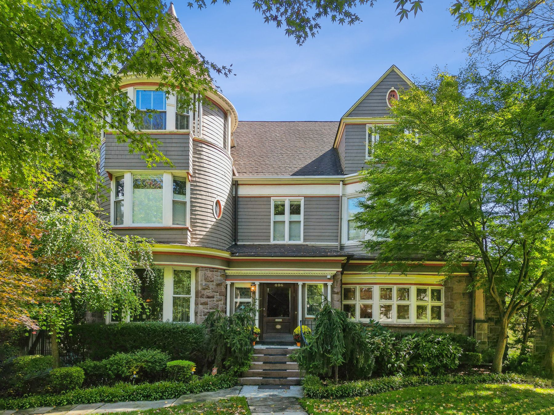 406 Centre St 