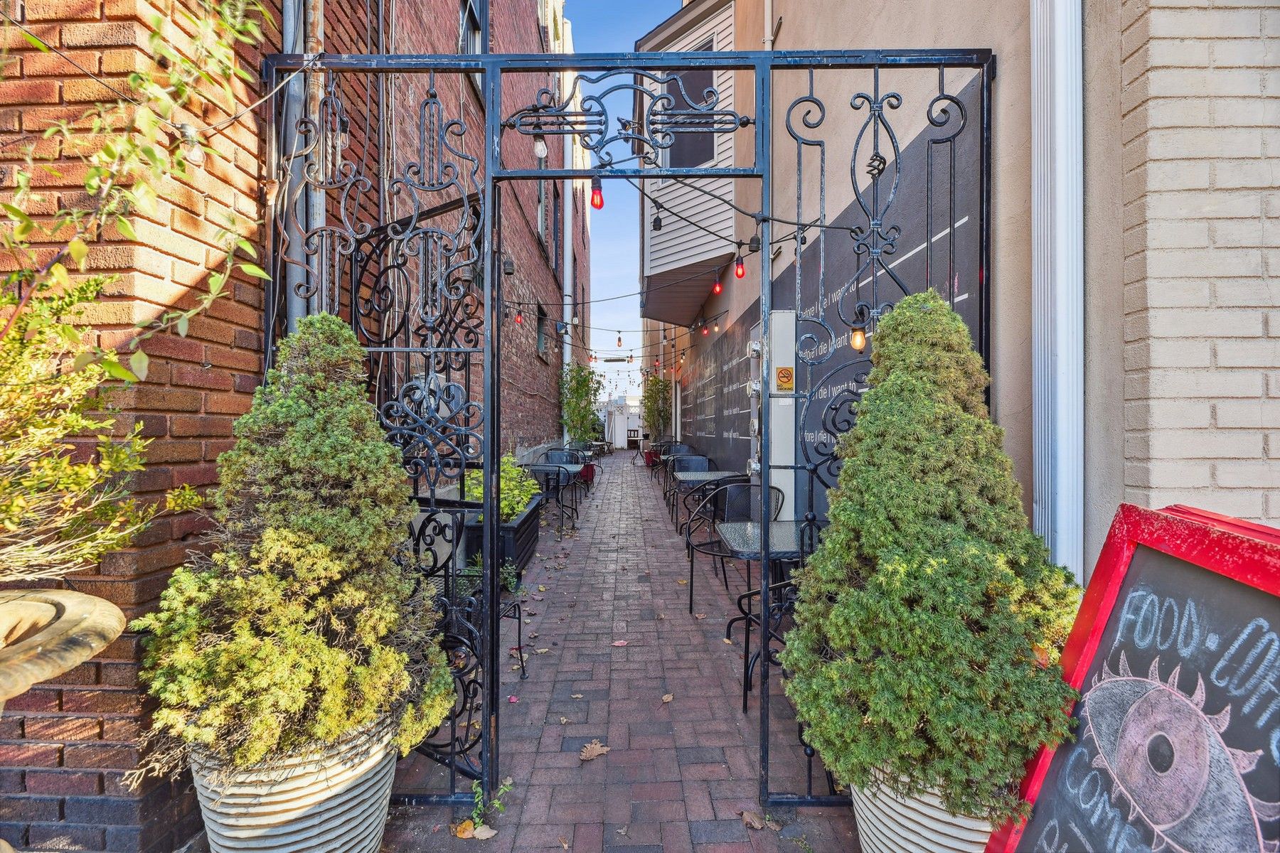 137 Walnut St 