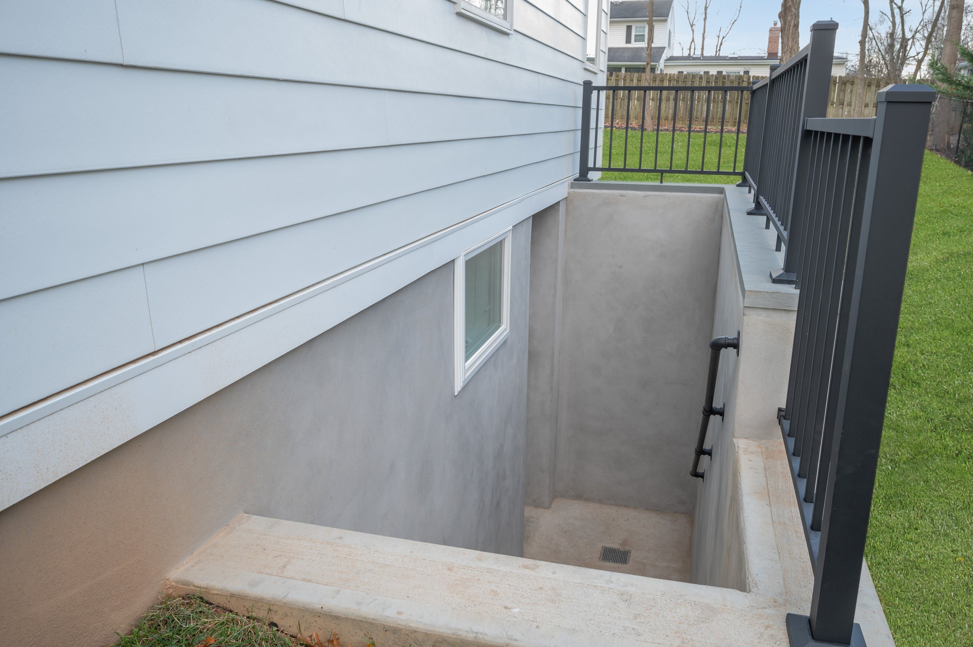 8 Keyes Street 