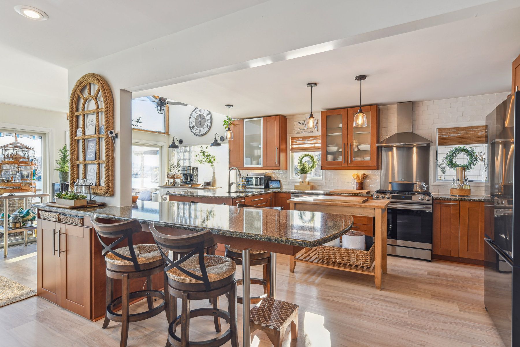 251 Lakeside Boulevard 