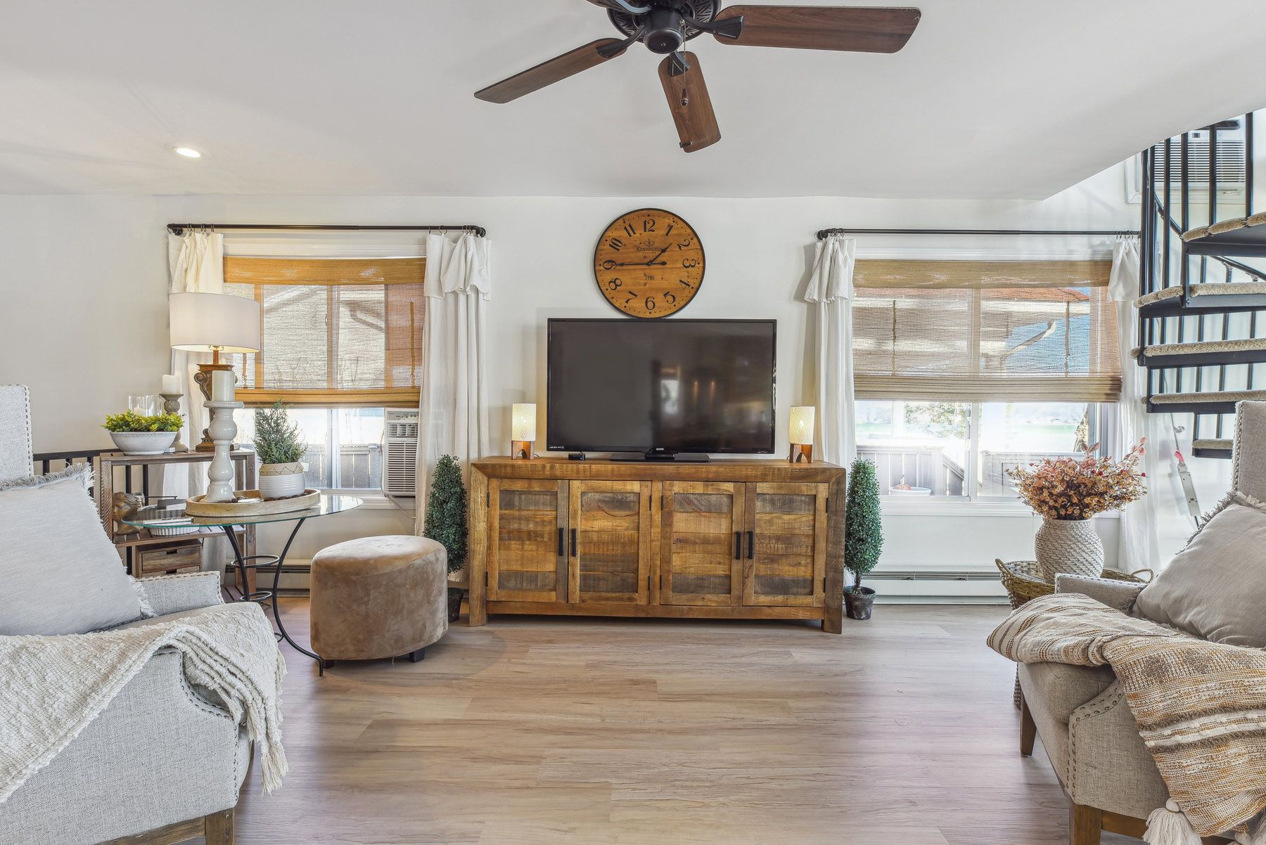 251 Lakeside Boulevard 