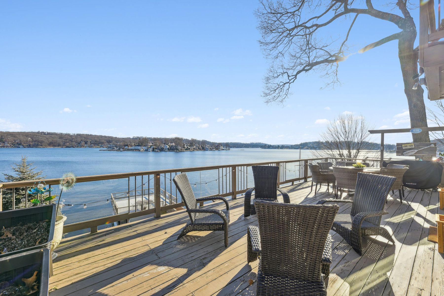 251 Lakeside Boulevard 