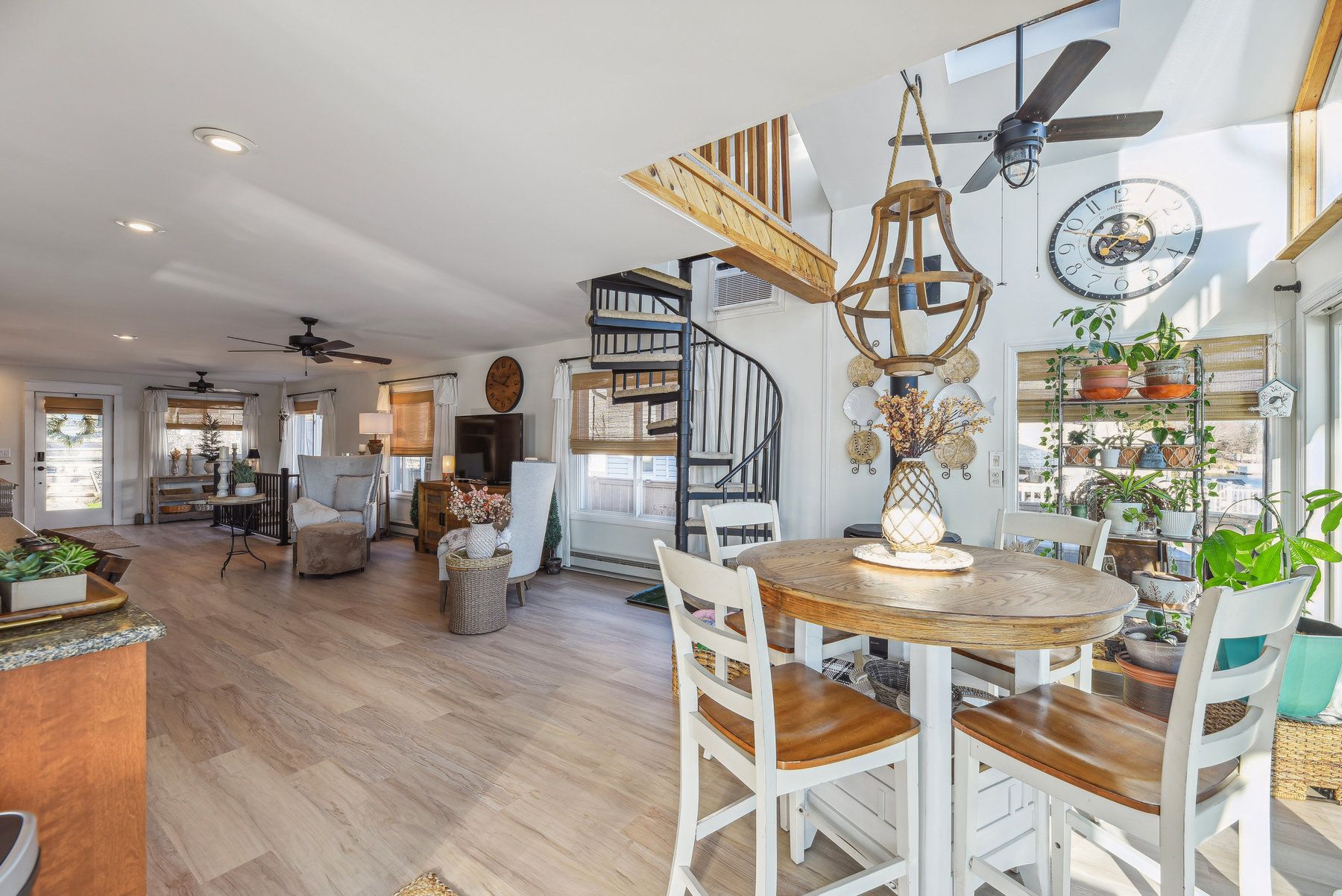 251 Lakeside Boulevard 